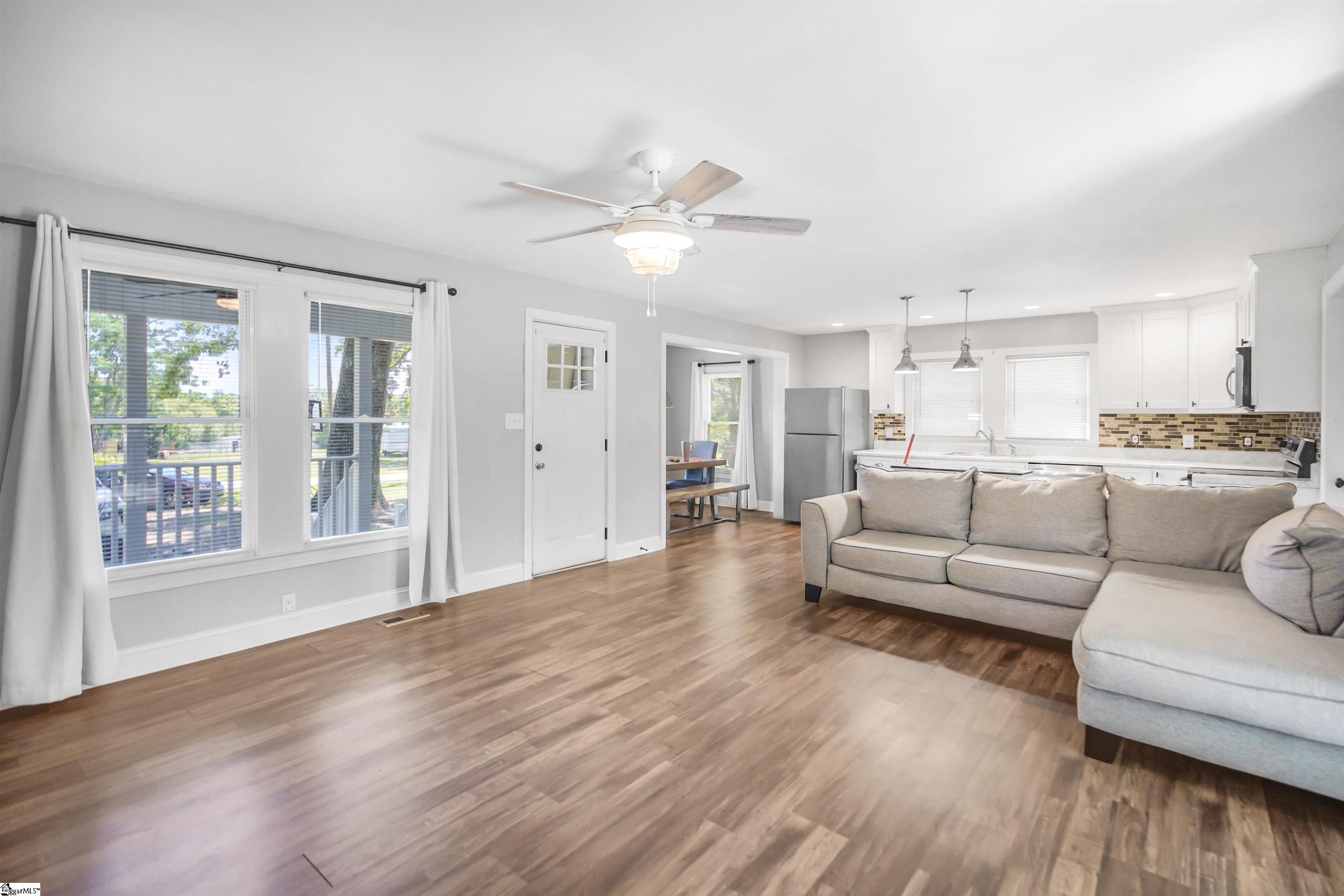 111 Looper, Pelzer, South Carolina image 14