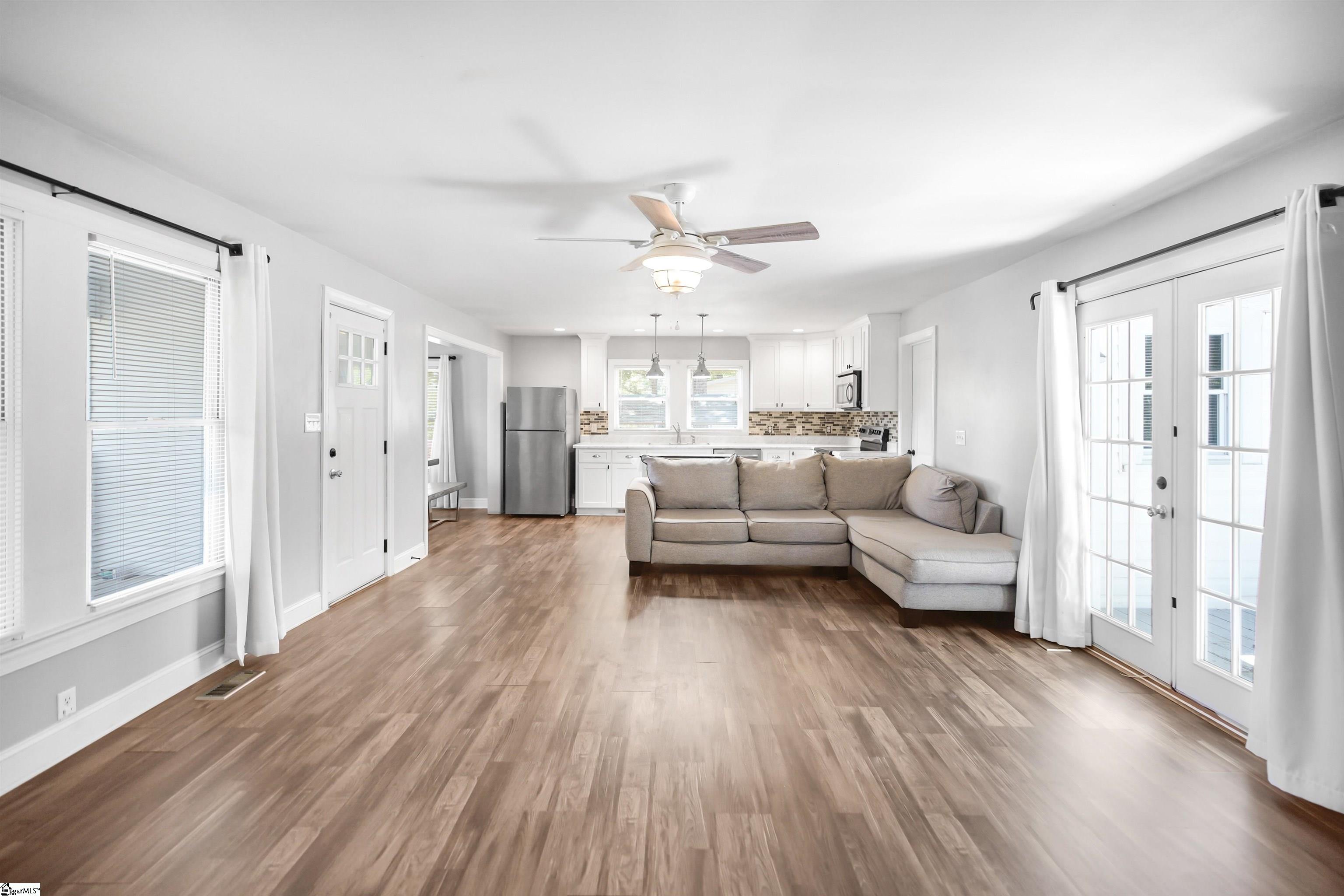 111 Looper, Pelzer, South Carolina image 15