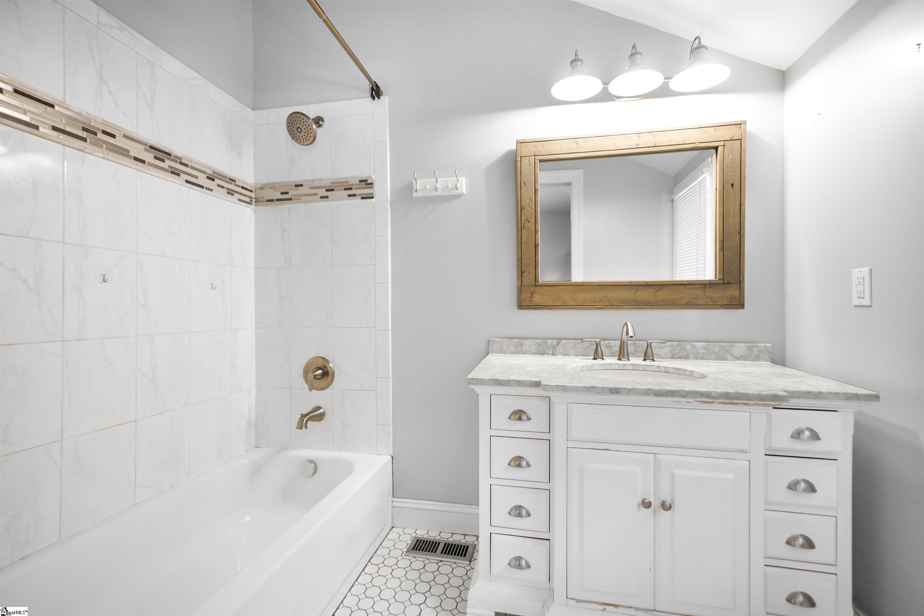 111 Looper, Pelzer, South Carolina image 23