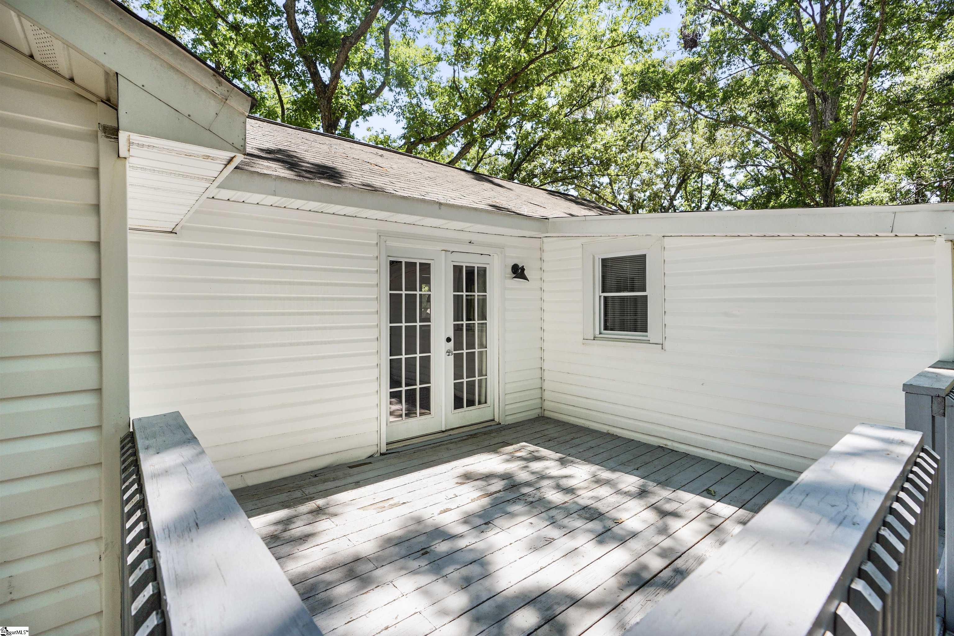 111 Looper, Pelzer, South Carolina image 25
