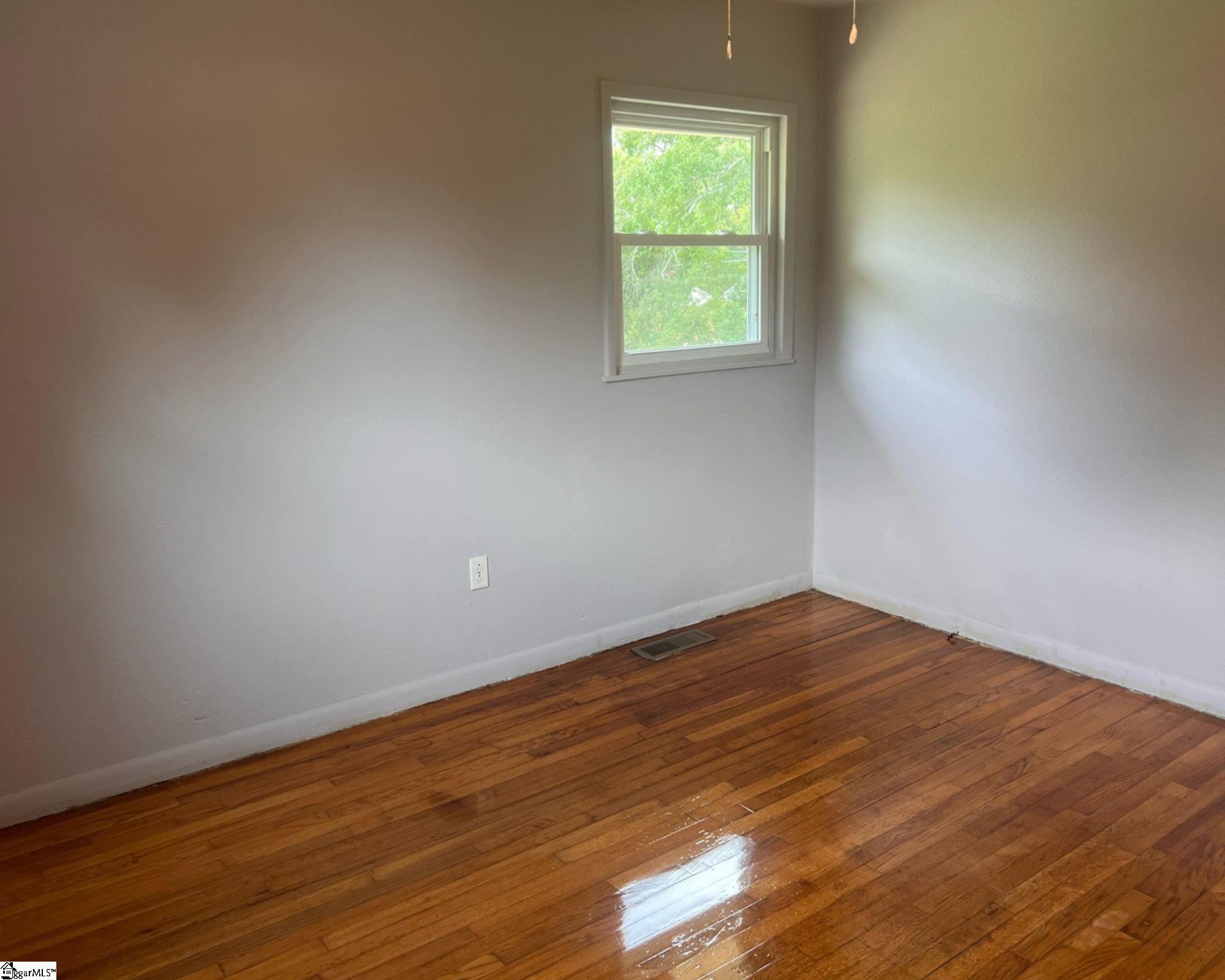 115 S Ames, Greenwood, South Carolina image 6