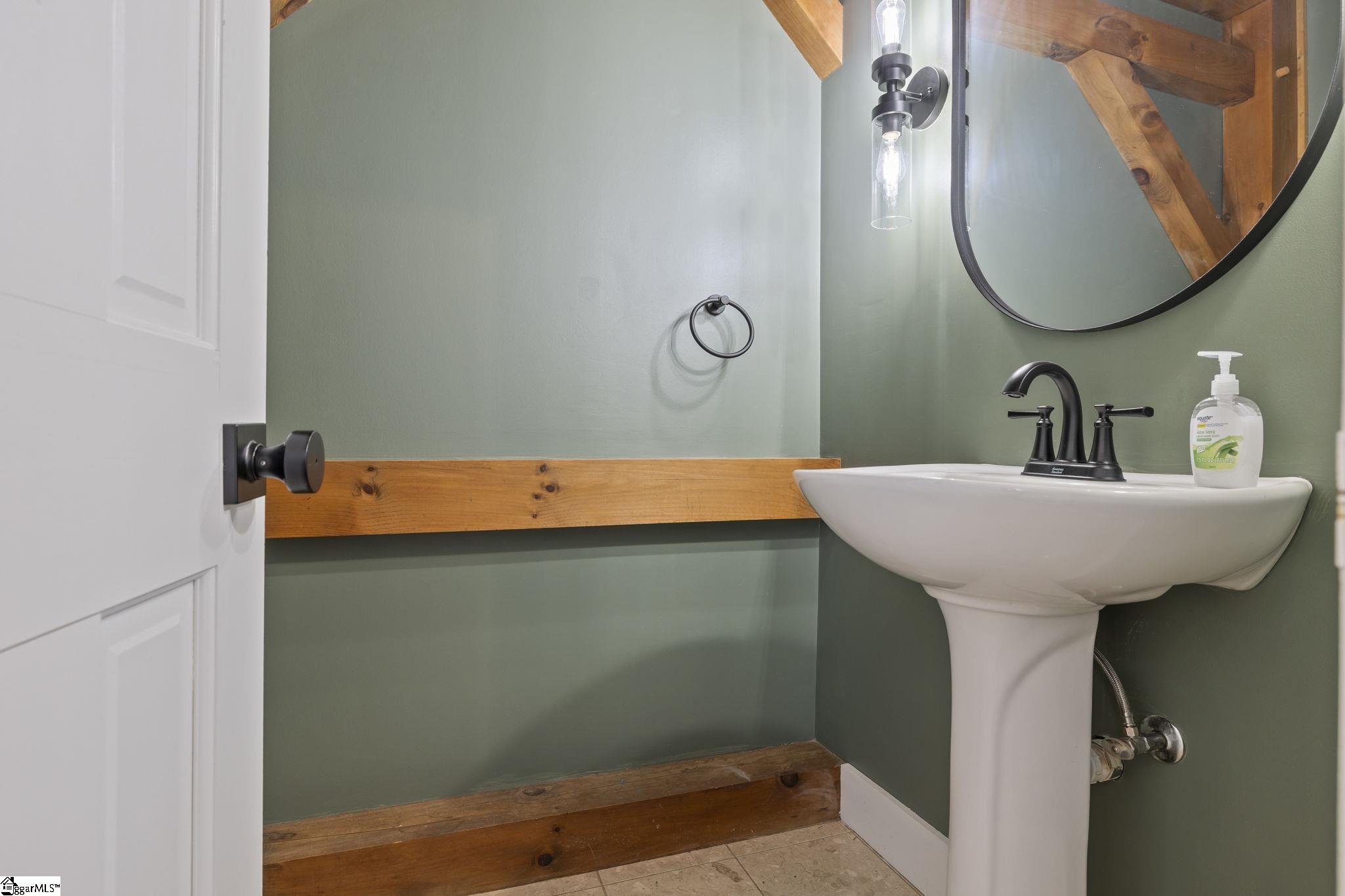 1/2 Bath #5 -Main Floor