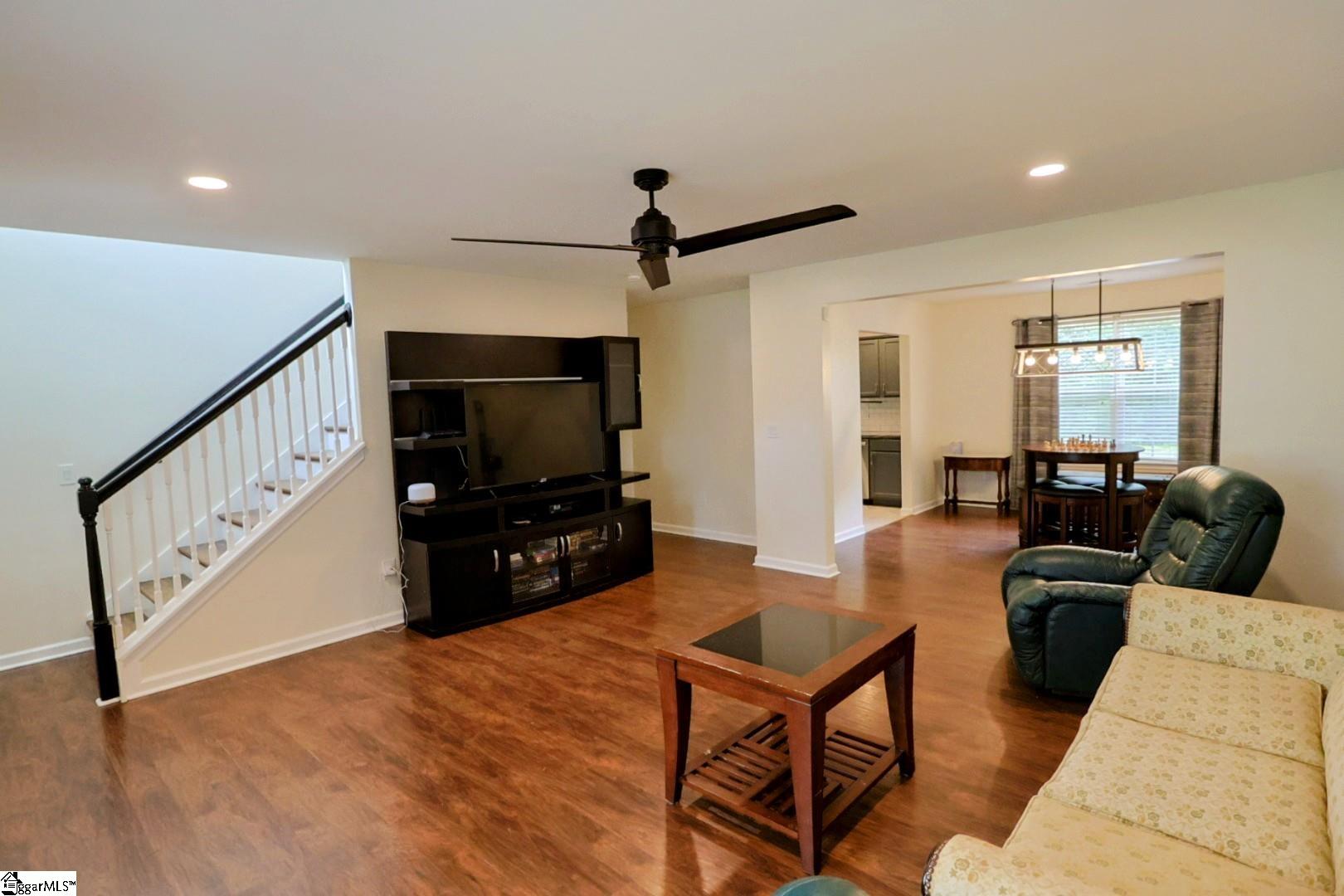 208 Catterick, Fountain Inn, South Carolina image 2