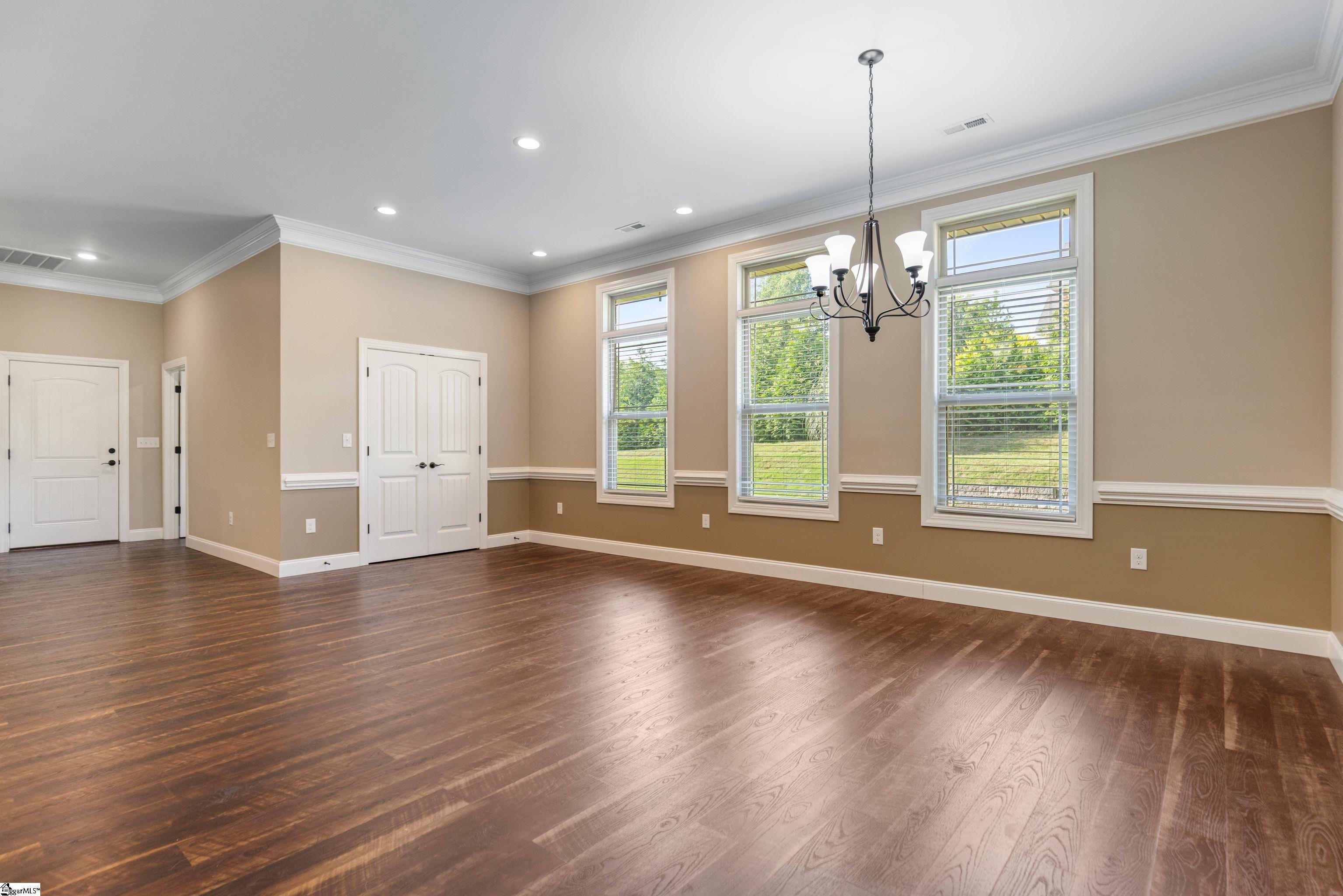 Large dining area ideal for everyday meals and perfect for entertaining family and friends