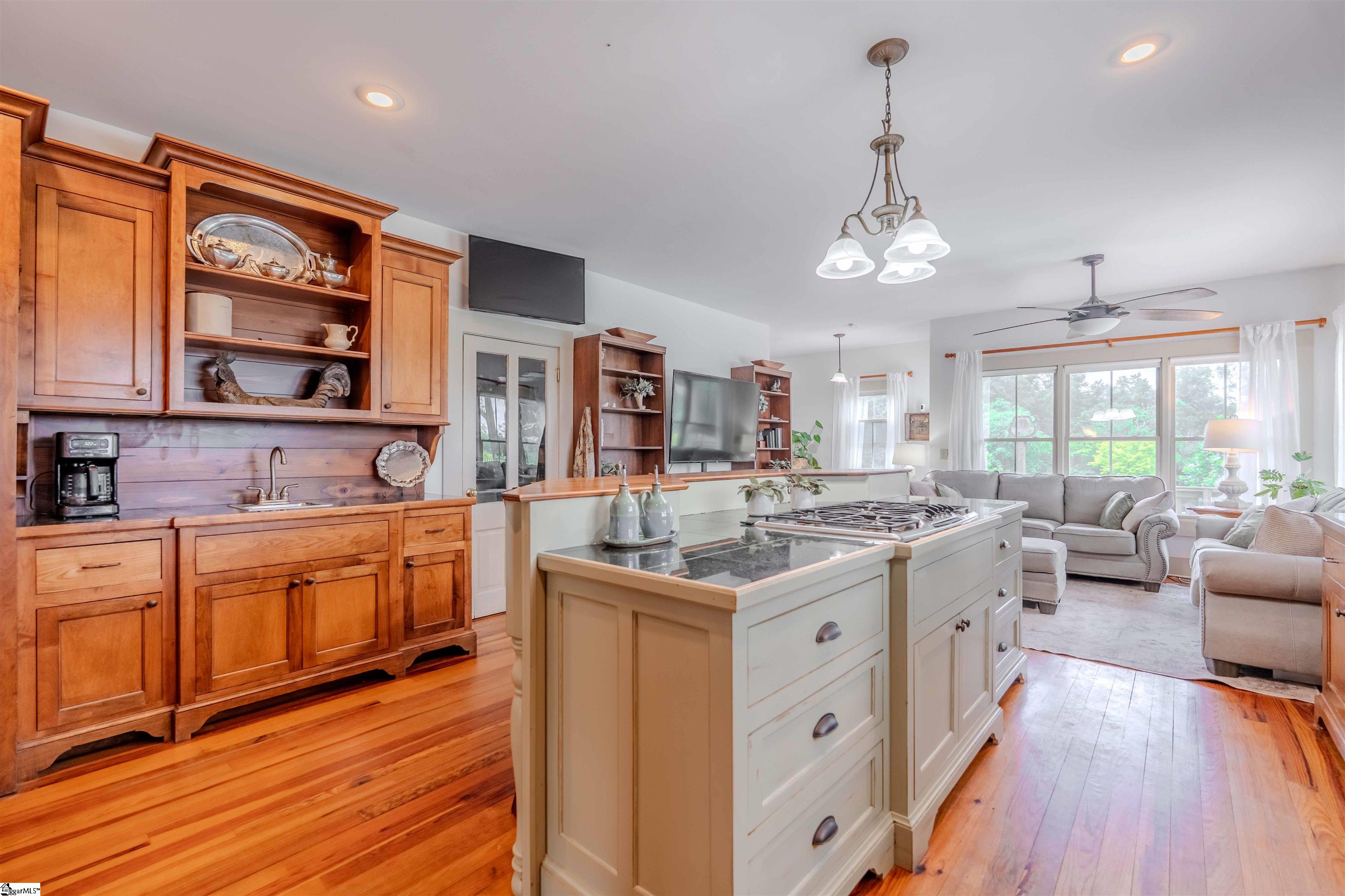 251 W Mcelhaney, Taylors, South Carolina image 5
