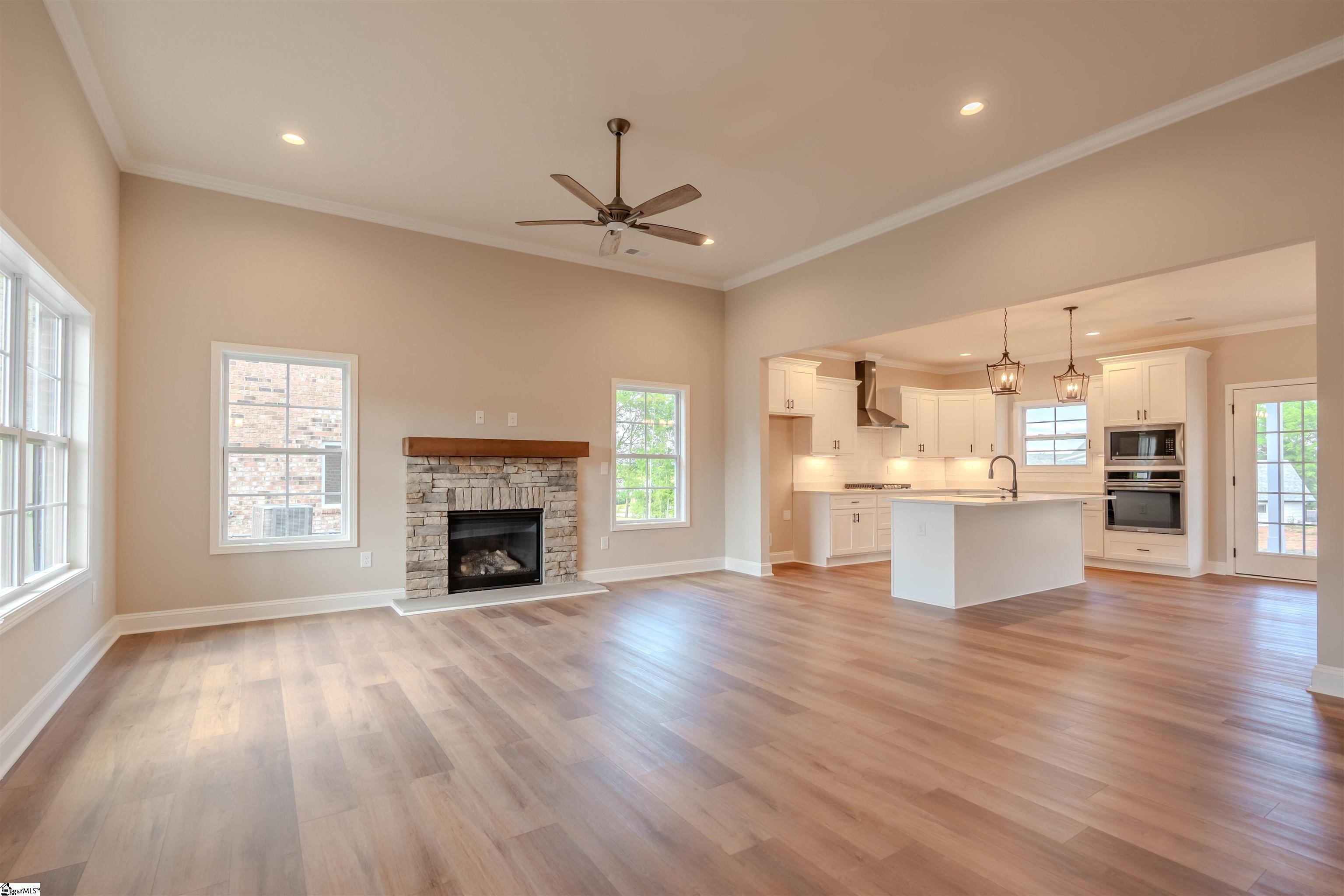 105 Willett, Taylors, South Carolina image 2