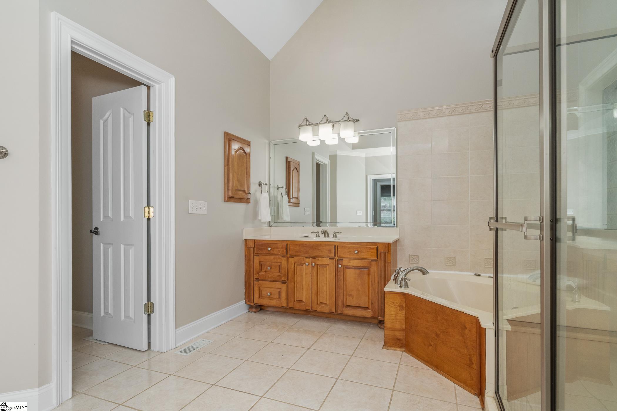 3 Swamp Lily, Simpsonville, South Carolina image 36