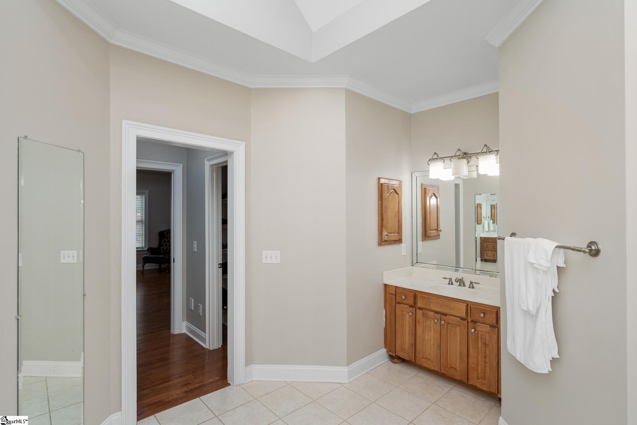 3 Swamp Lily, Simpsonville, South Carolina image 37