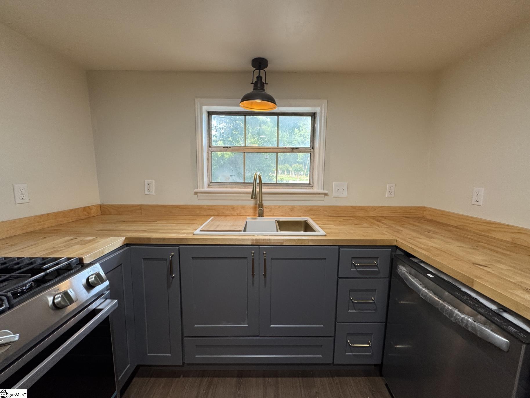 800 W Hampton, Laurens, South Carolina image 15