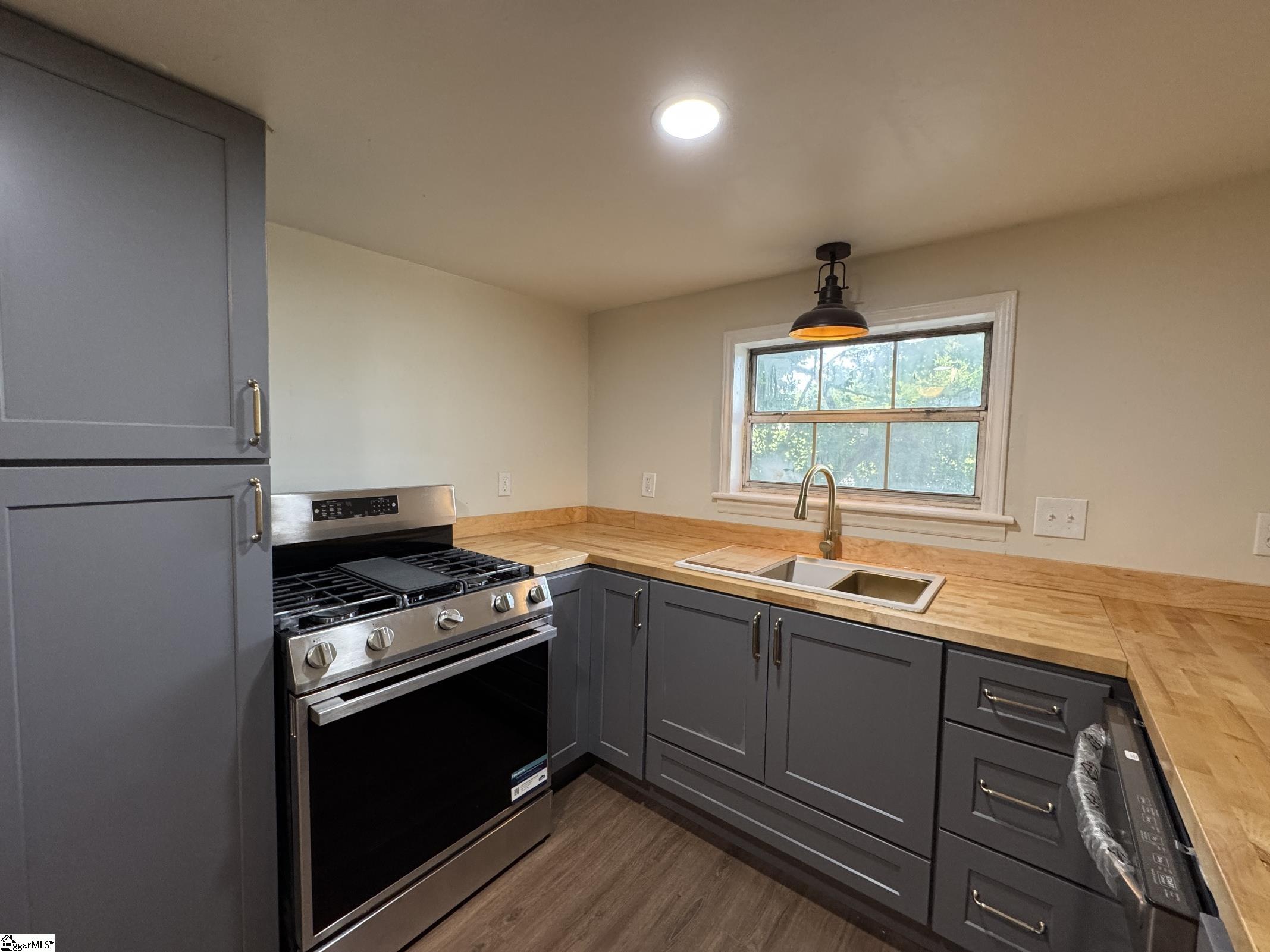 800 W Hampton, Laurens, South Carolina image 17