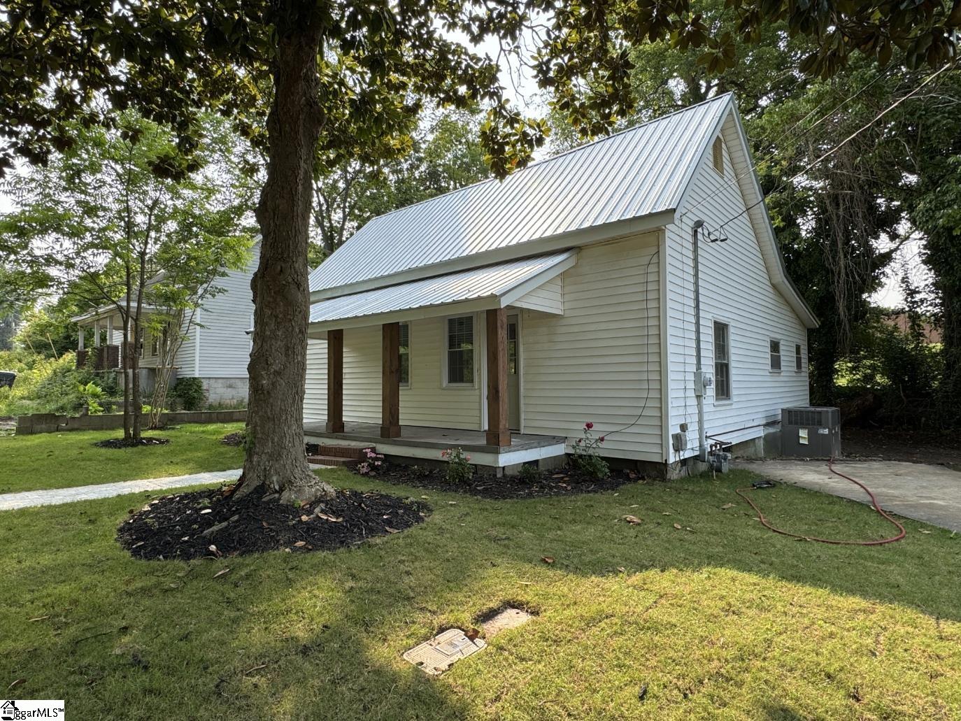 800 W Hampton, Laurens, South Carolina image 3