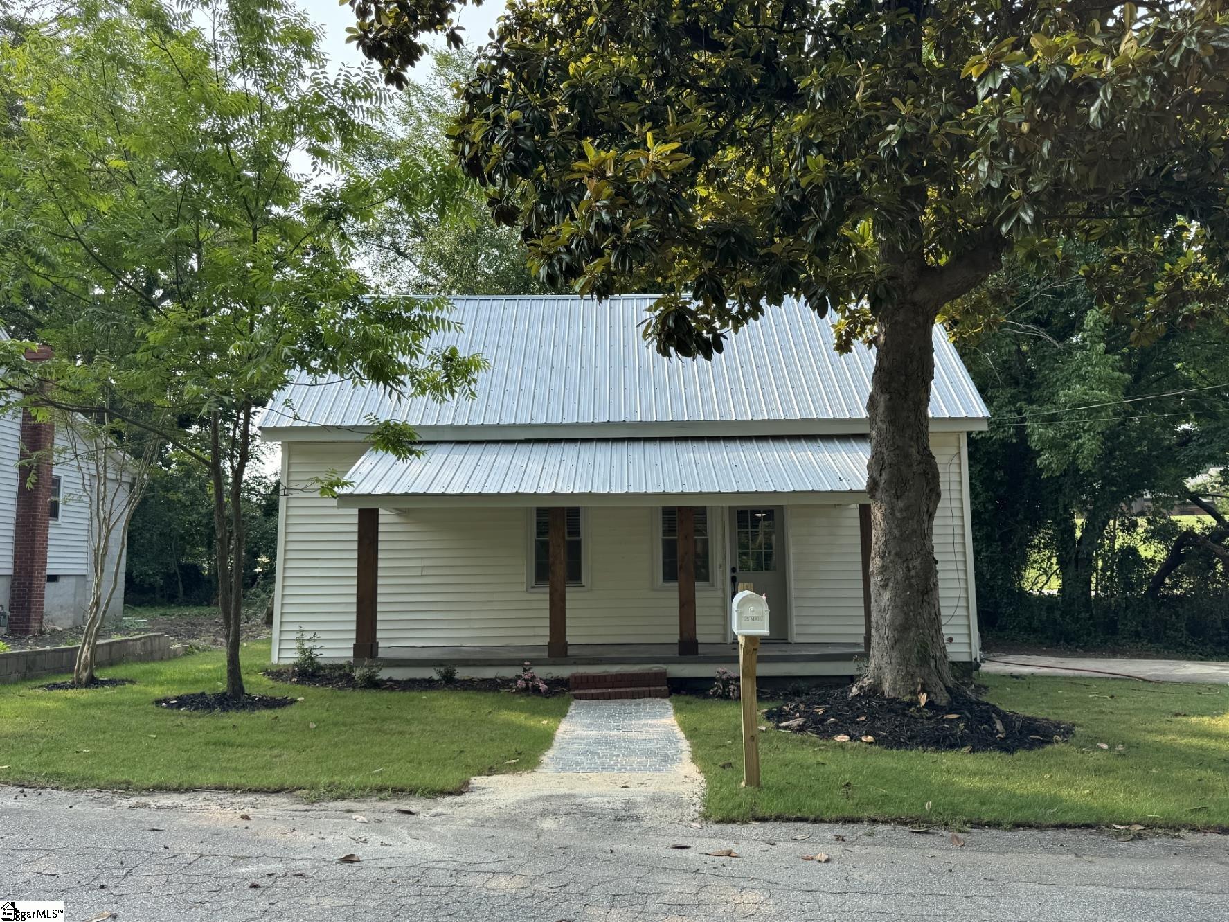 800 W Hampton, Laurens, South Carolina image 4
