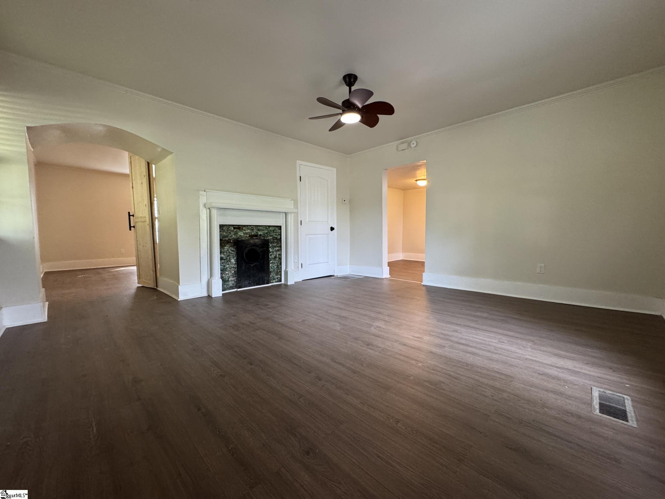 800 W Hampton, Laurens, South Carolina image 7