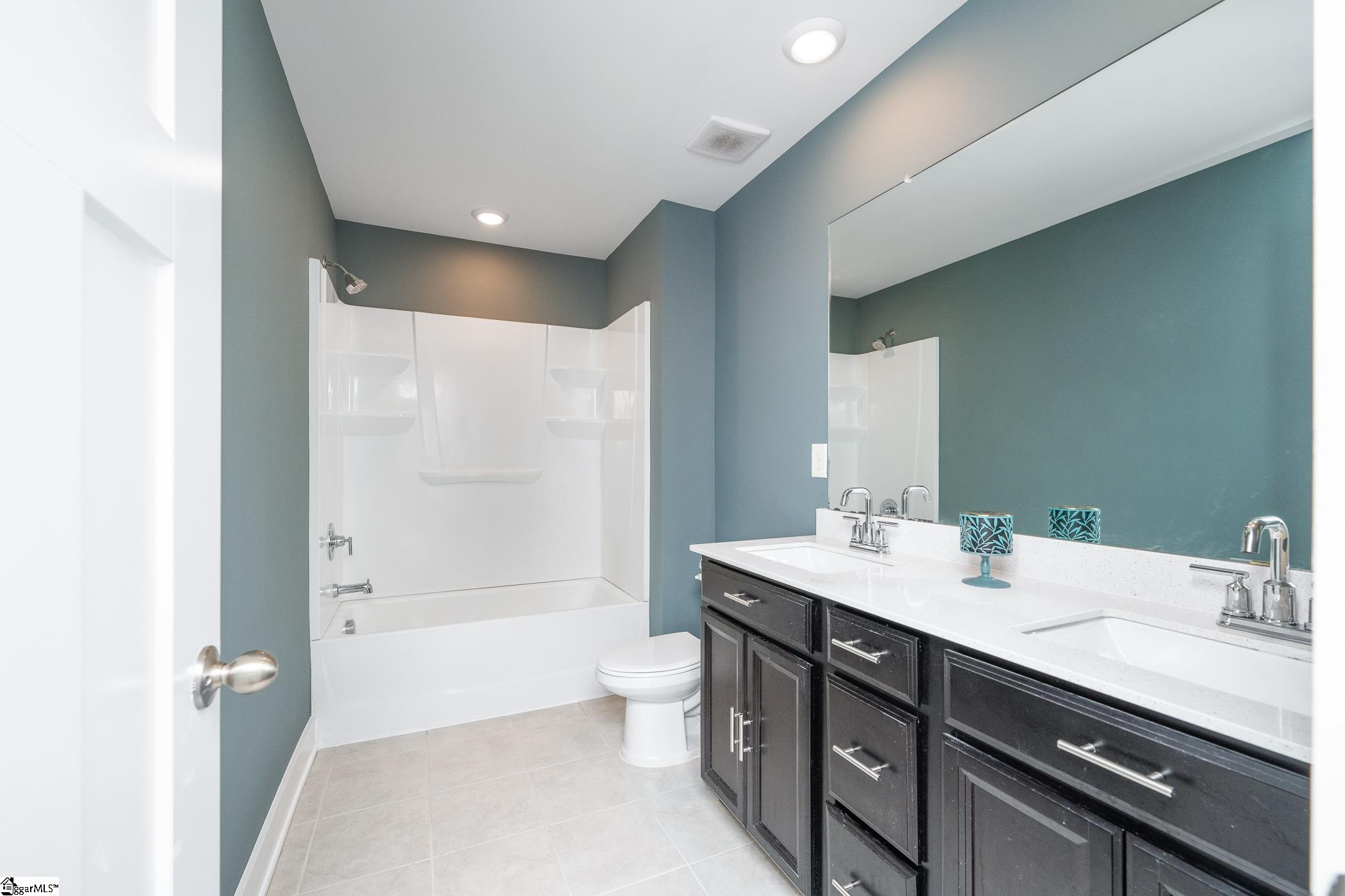 Secondary Full Bath