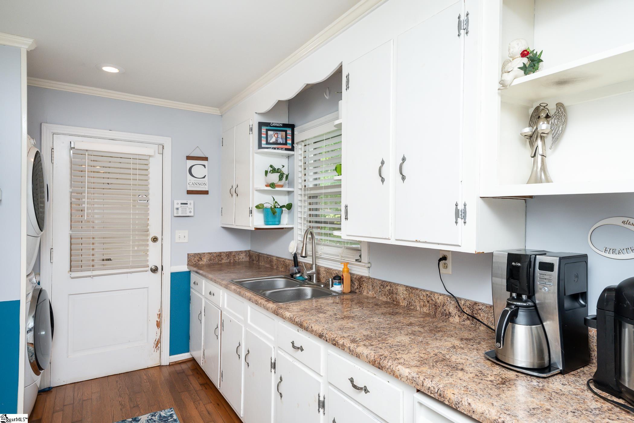 Kitchen w/ plenty of cabinets