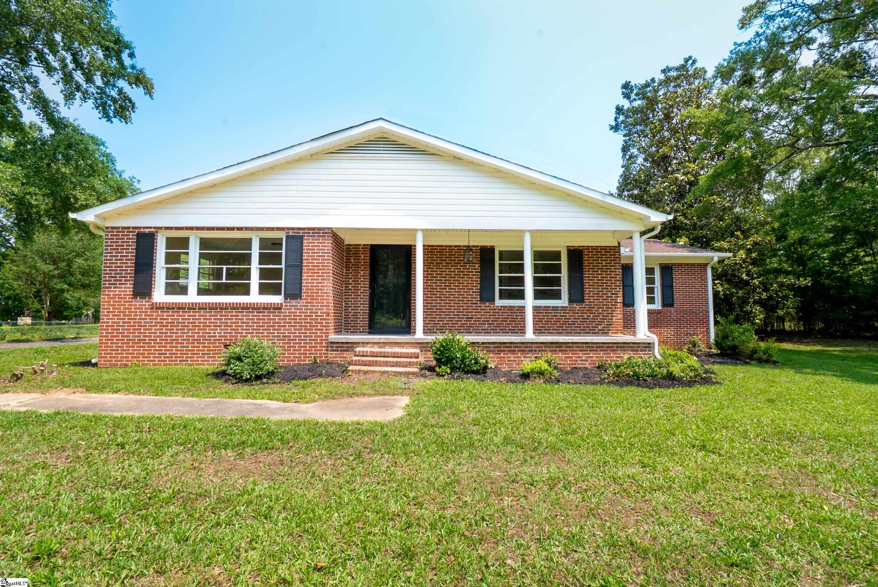 231 E Hampton, Honea Path, South Carolina image 4