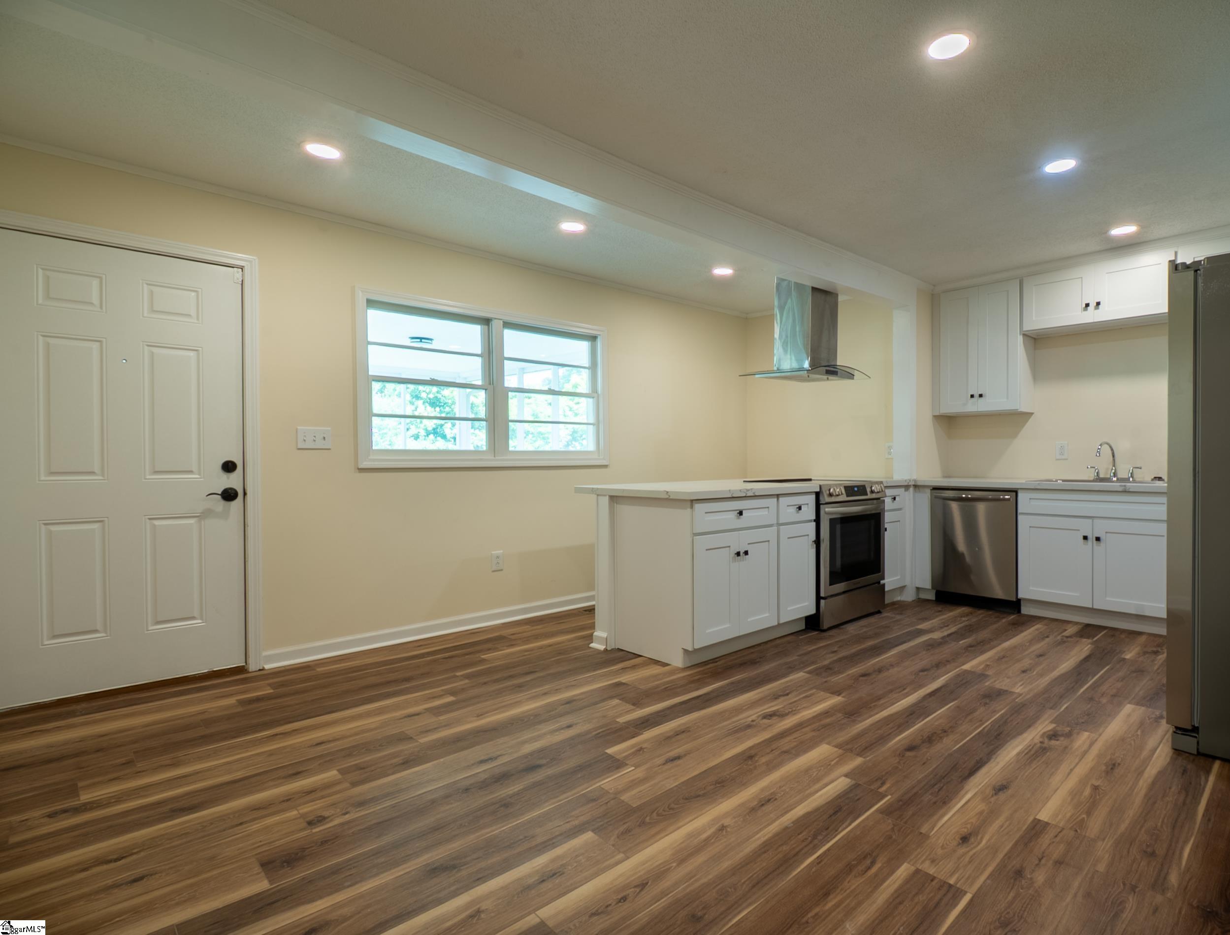 231 E Hampton, Honea Path, South Carolina image 38