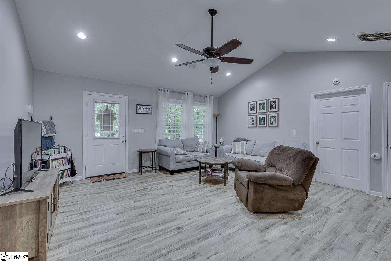 300 Bell Mill, Walhalla, South Carolina image 9
