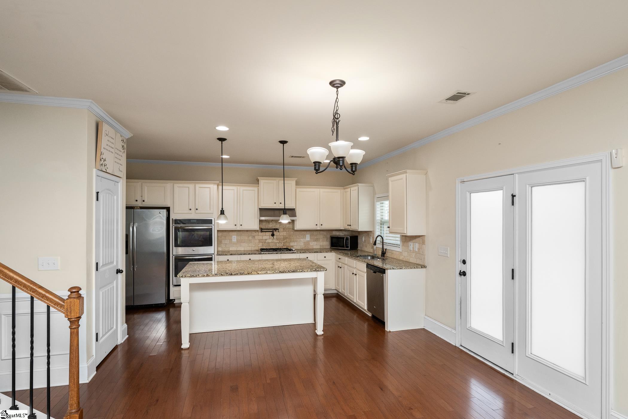 Kitchen Appliances Included