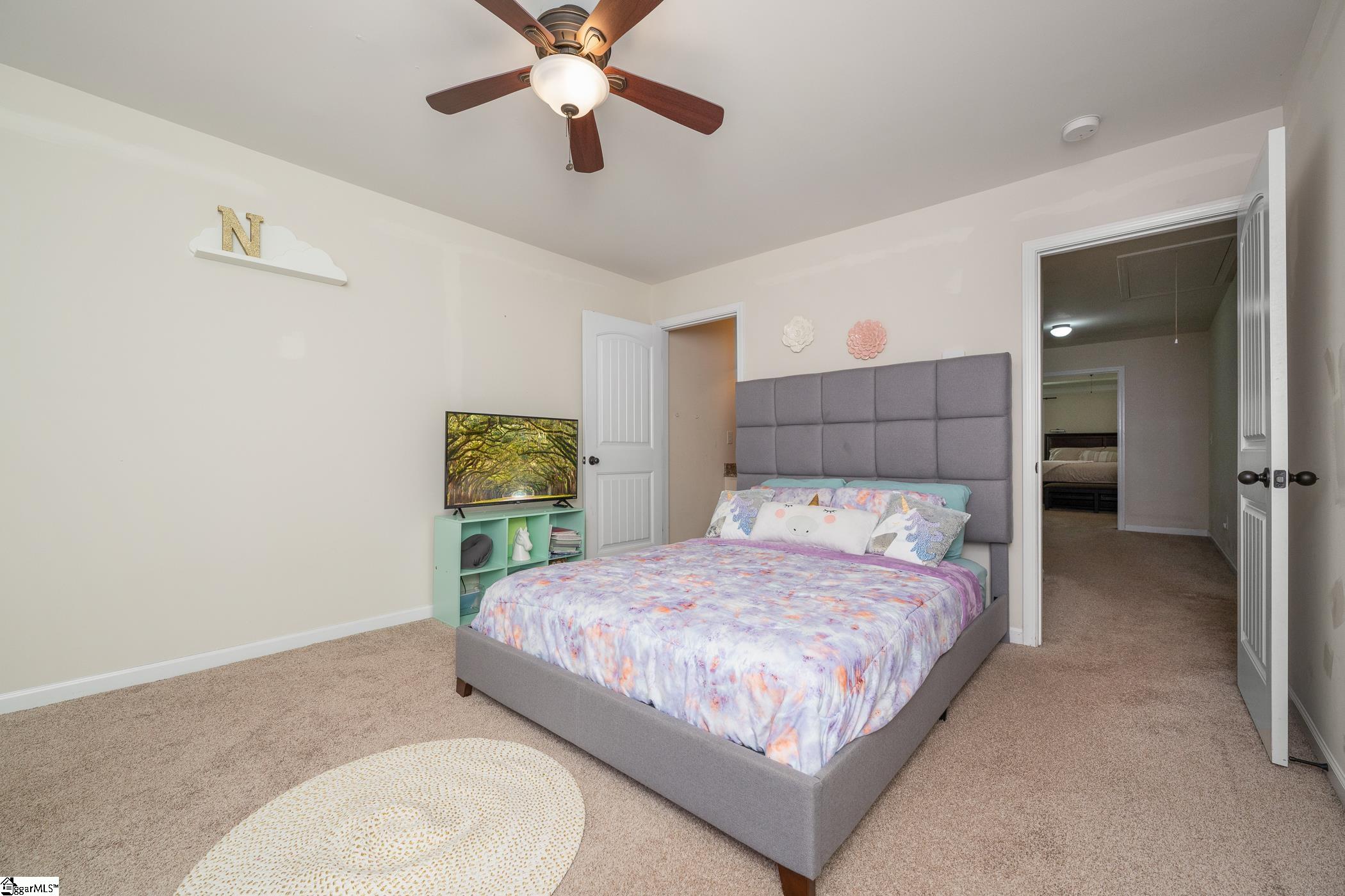 Make this 4th bedroom a creative space with a bathroom