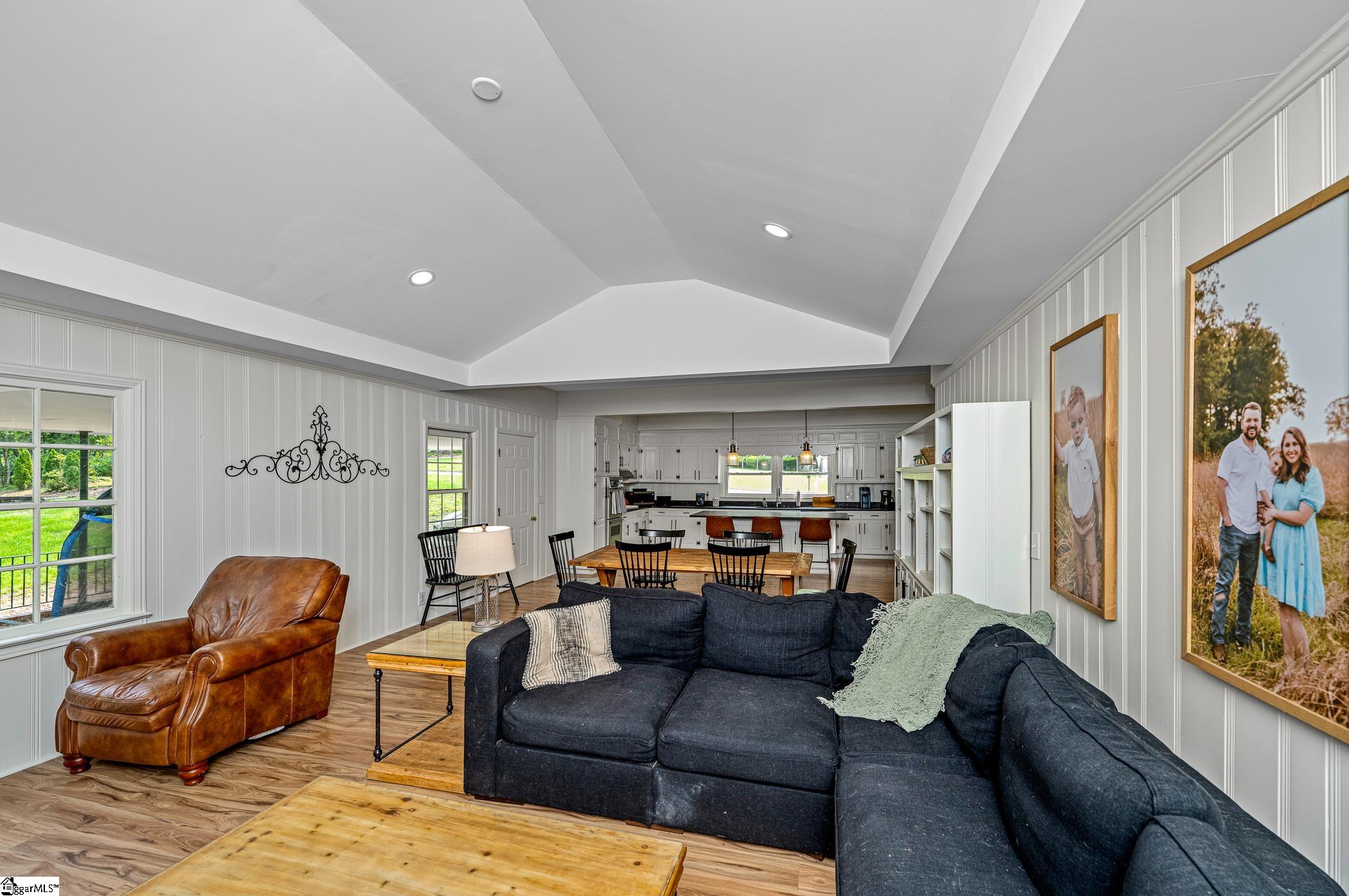 105 Barksdale, Laurens, South Carolina image 4