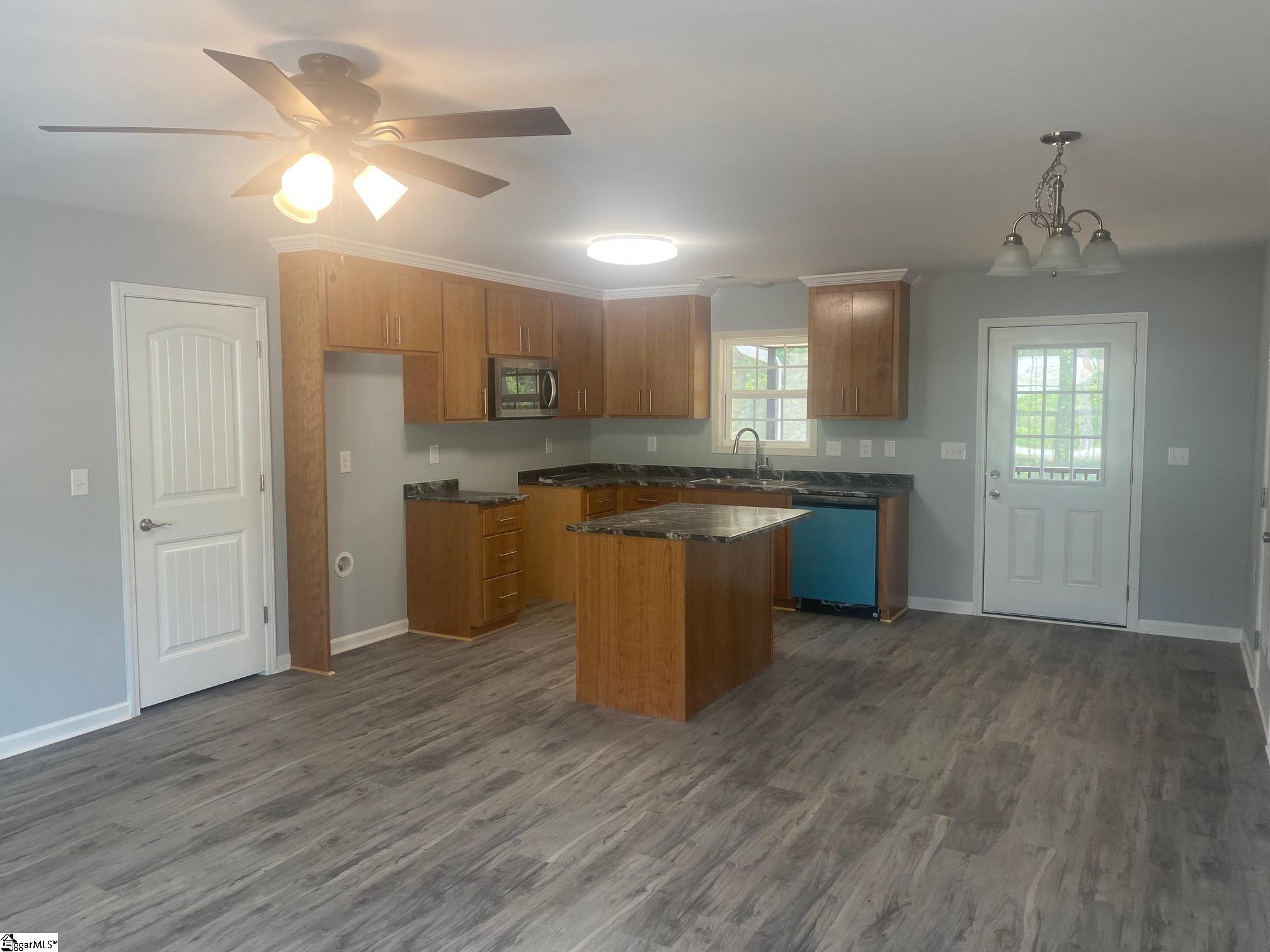 130 Laura Jane, Gray Court, South Carolina image 3