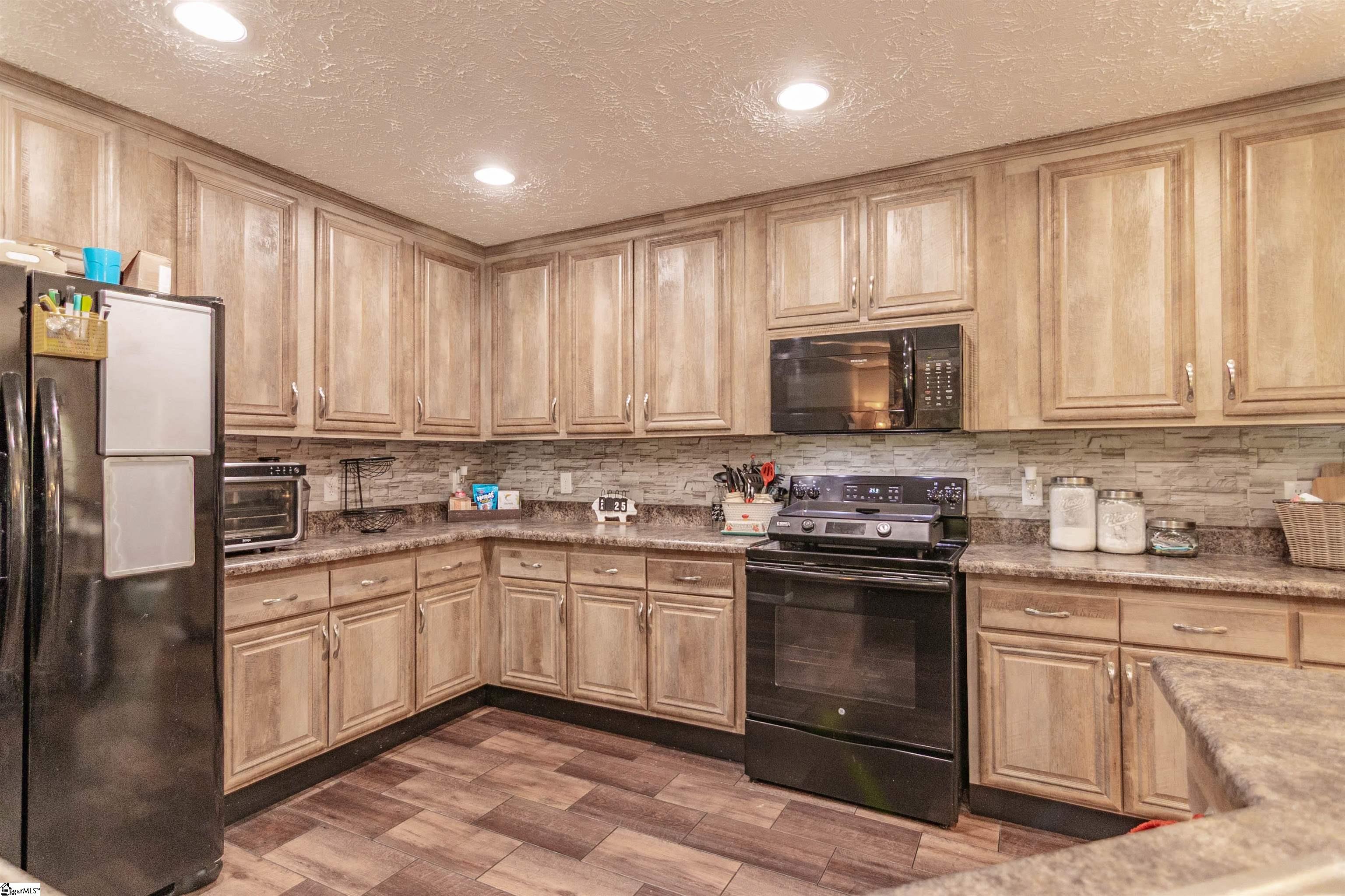 35 W Burns, Travelers Rest, South Carolina image 12