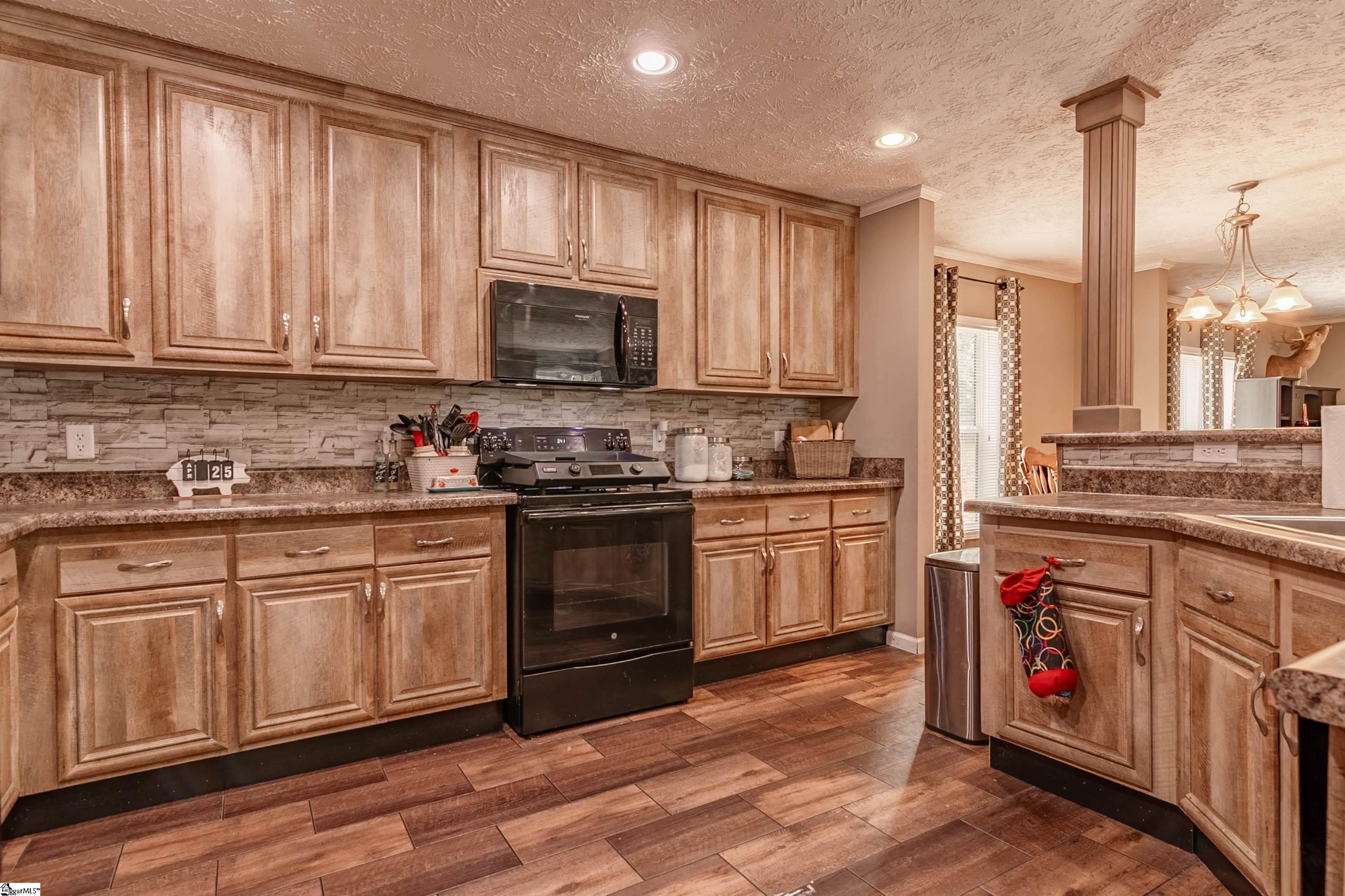 35 W Burns, Travelers Rest, South Carolina image 14