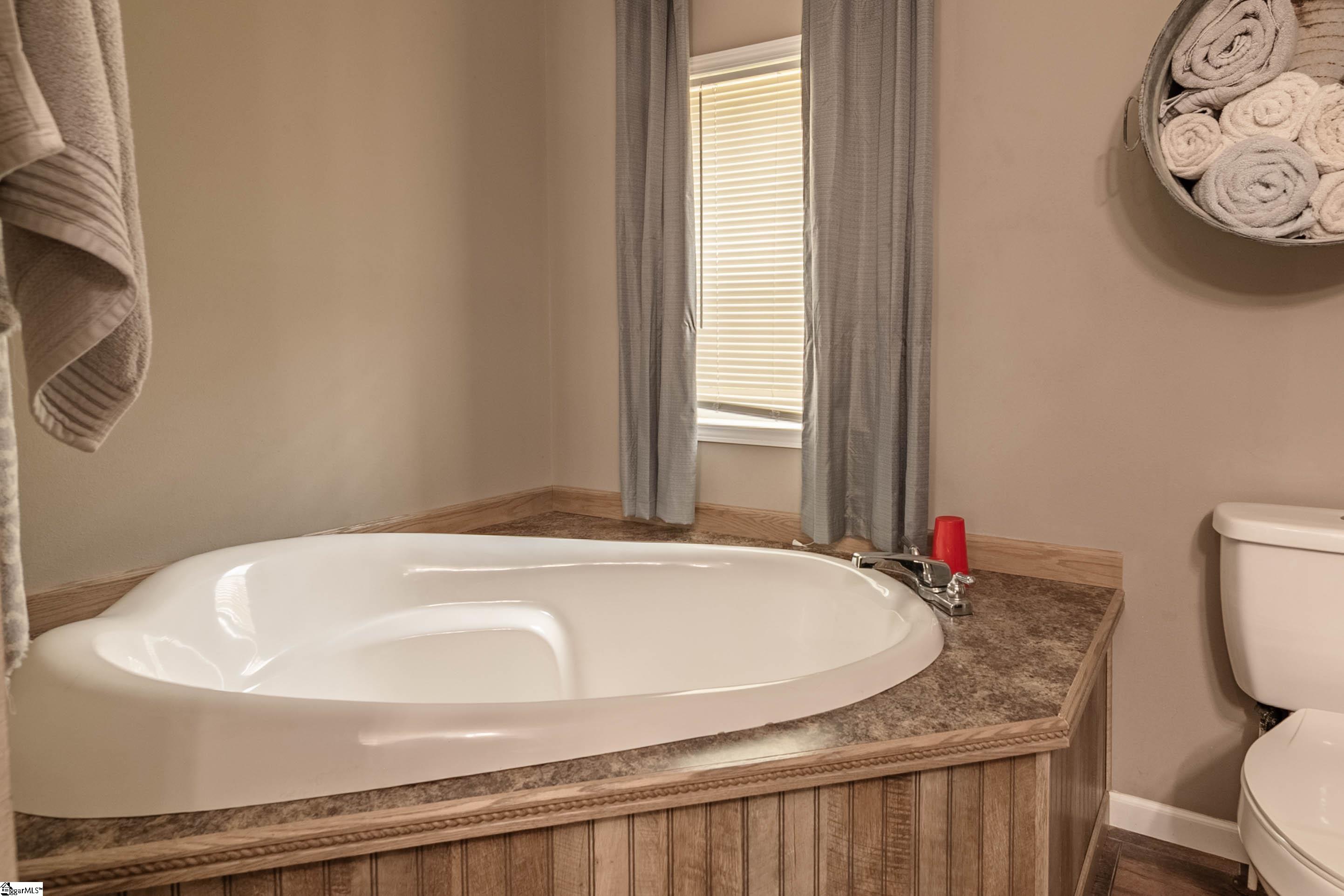 35 W Burns, Travelers Rest, South Carolina image 25