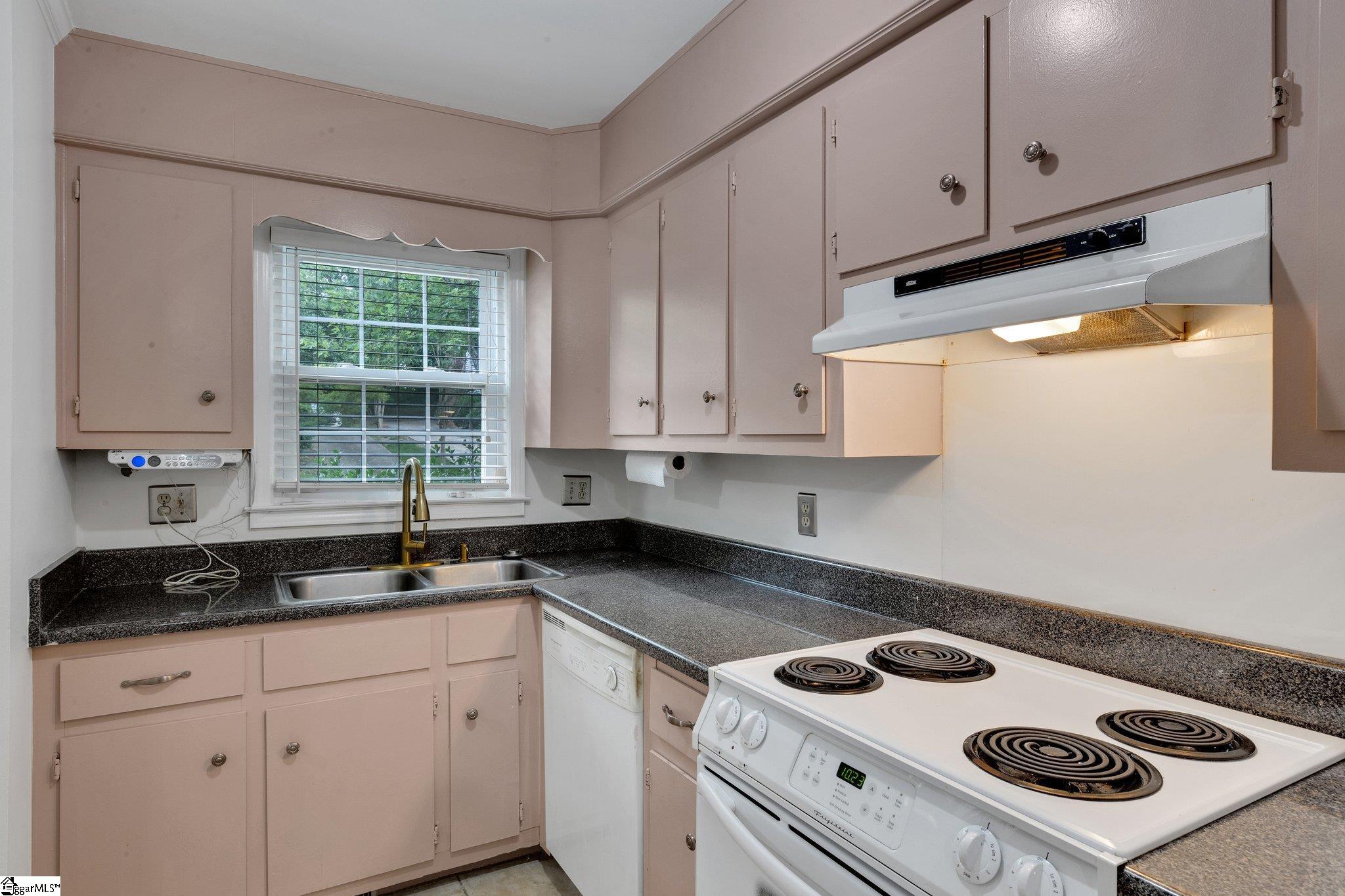 11 Dover, Taylors, South Carolina image 15