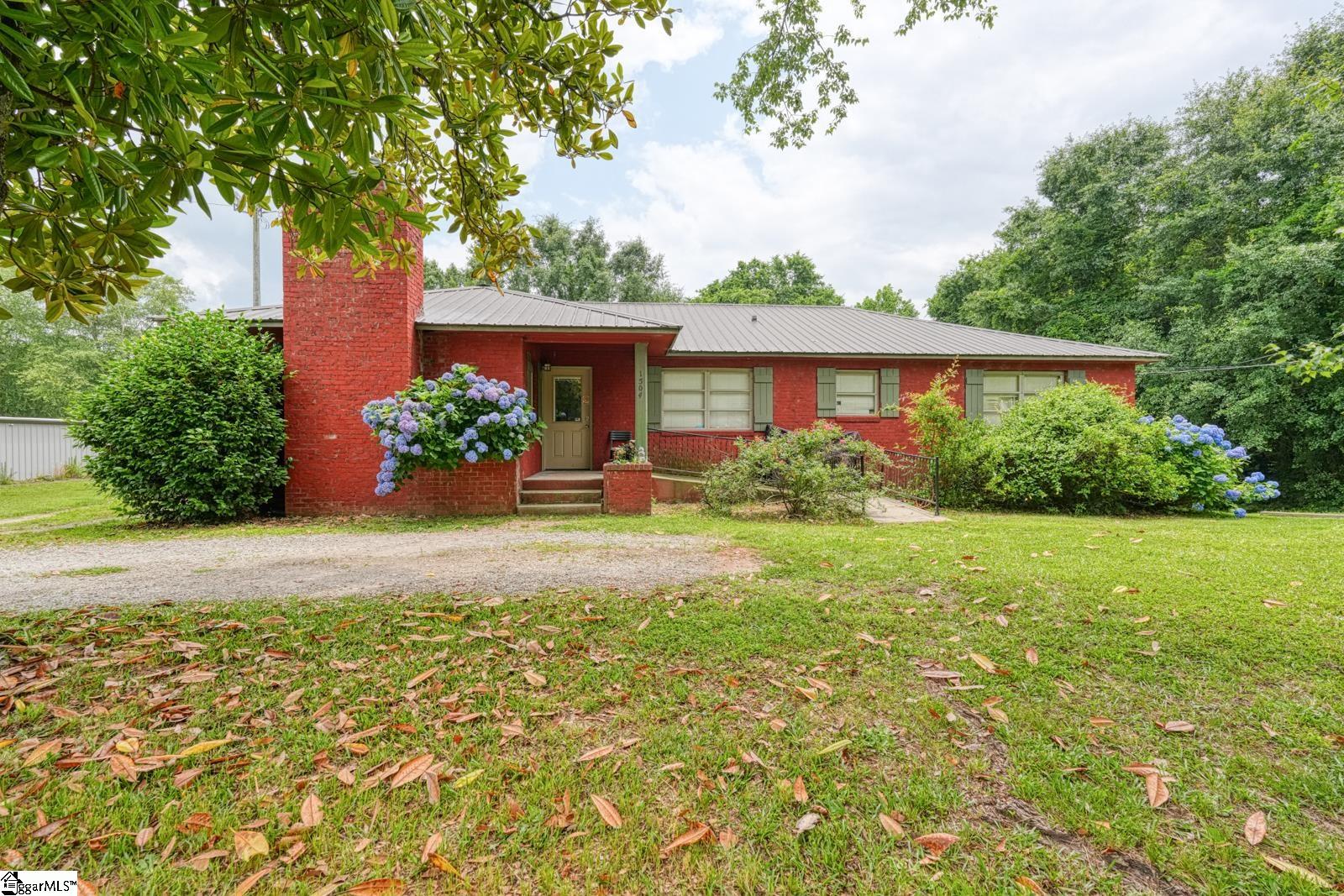 1504 E Rutherford, Landrum, South Carolina image 1