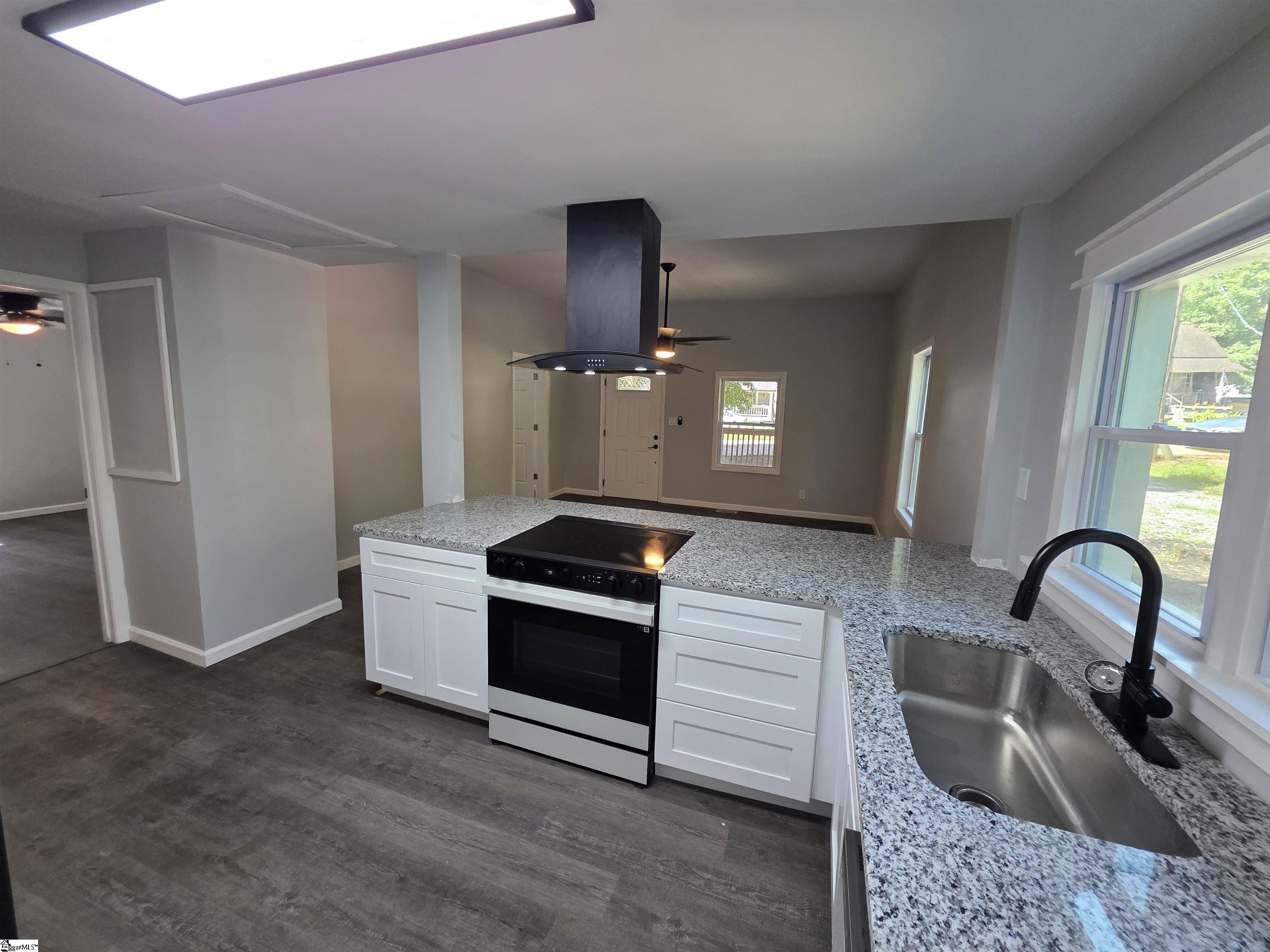 11 E 1st, Williamston, South Carolina image 4