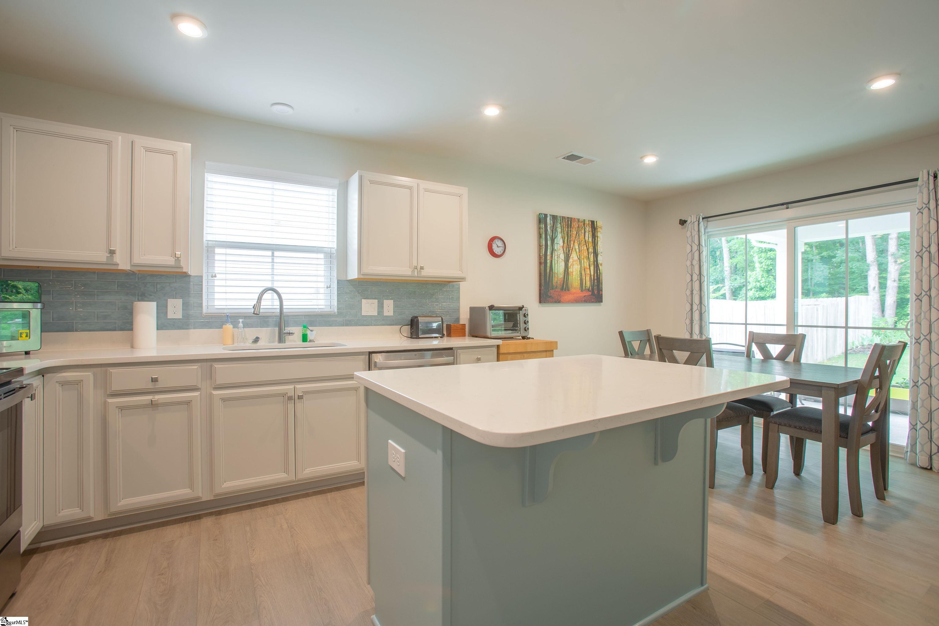 300 Stockland, Fountain Inn, South Carolina image 6