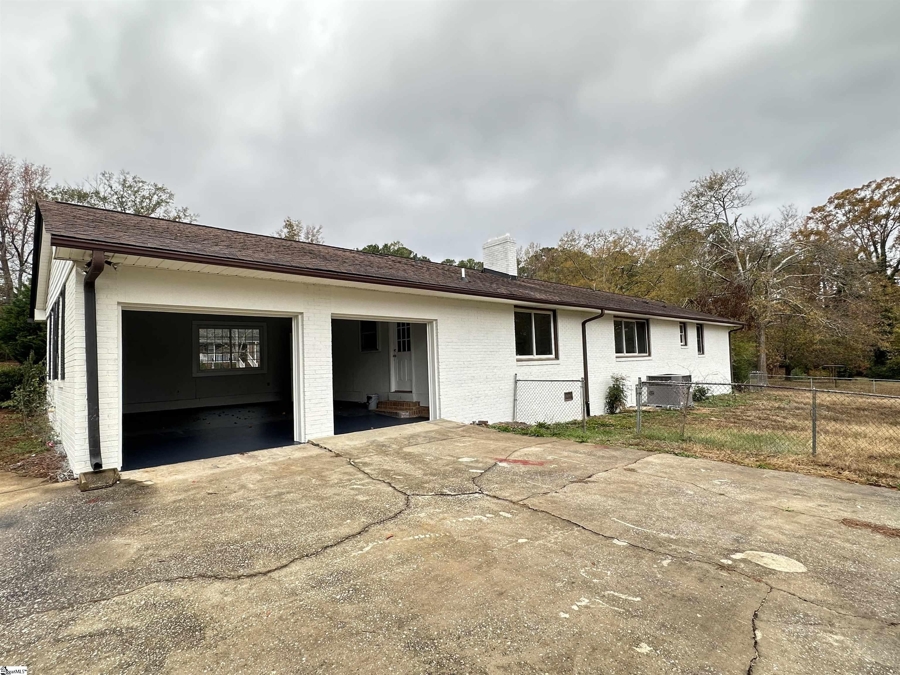 109 Hilltop, Laurens, South Carolina image 2