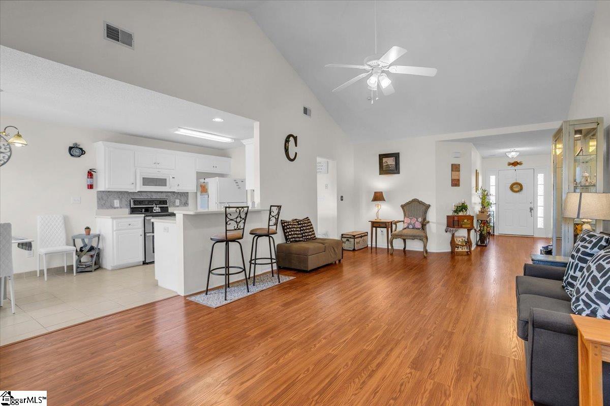 104 Pin Oak, Greenwood, South Carolina image 4