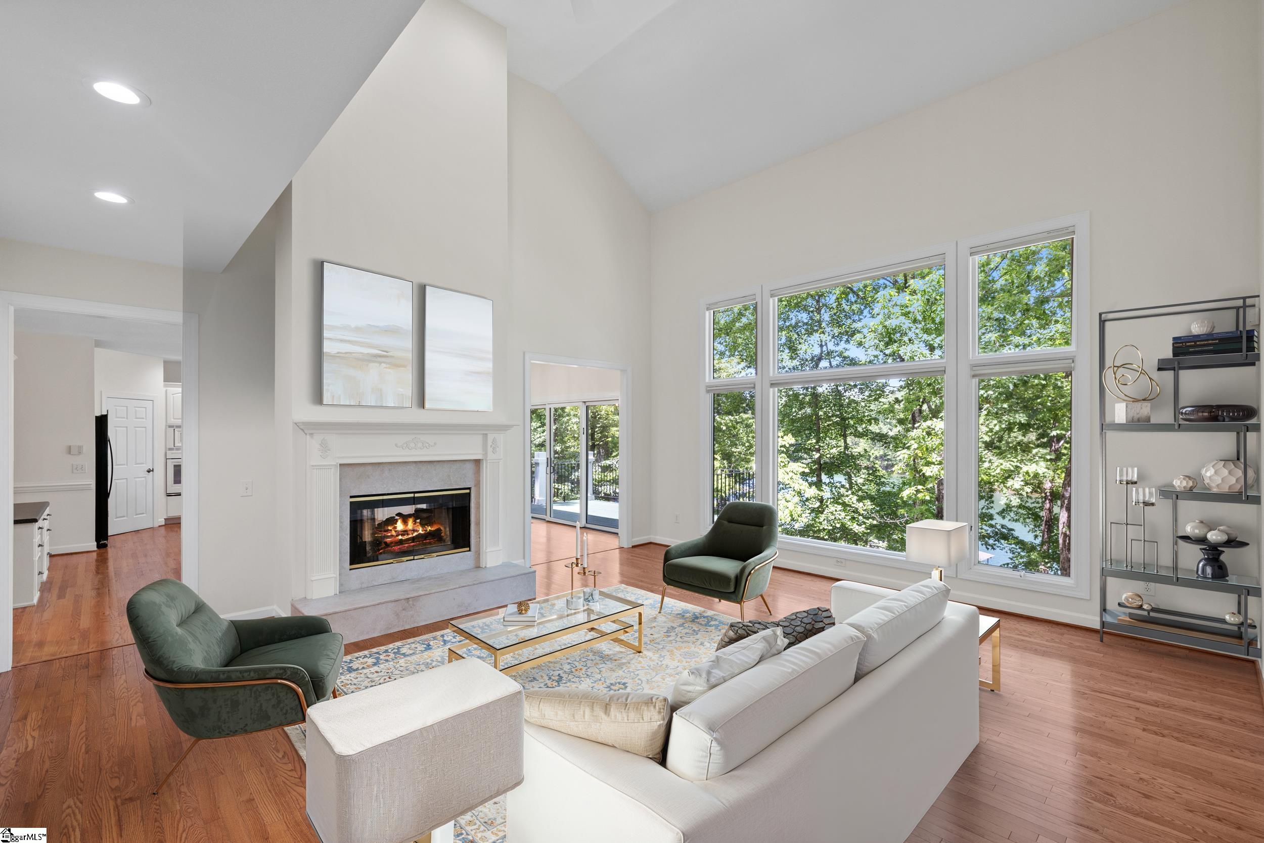 VIRTUAL STAGED LIVING ROOM