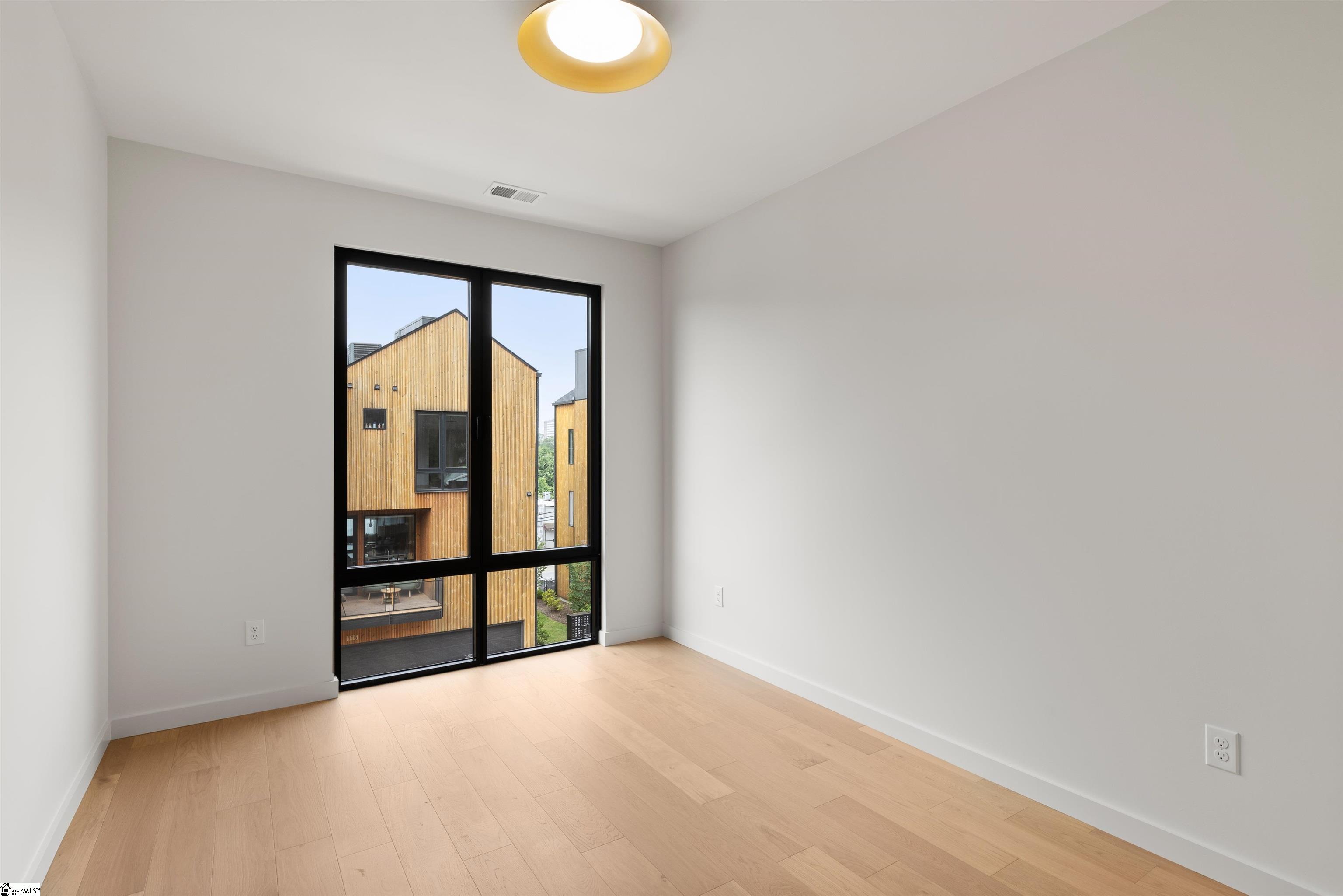 MLS #1560054 image #37