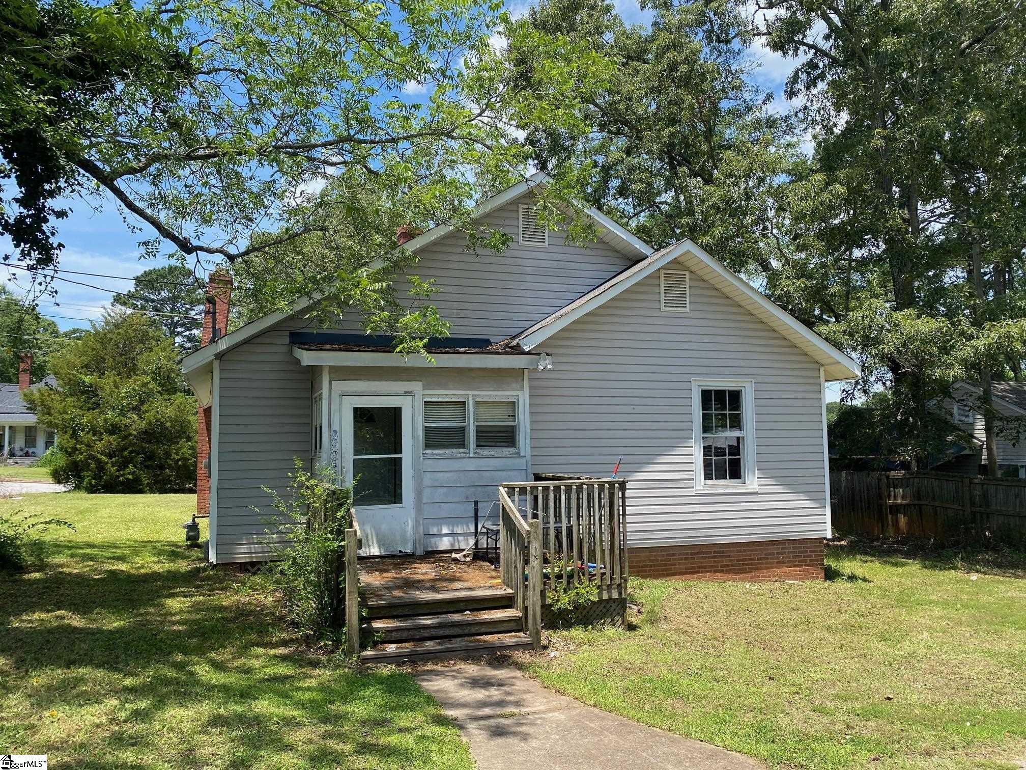 719 Chestnut, Laurens, South Carolina image 2