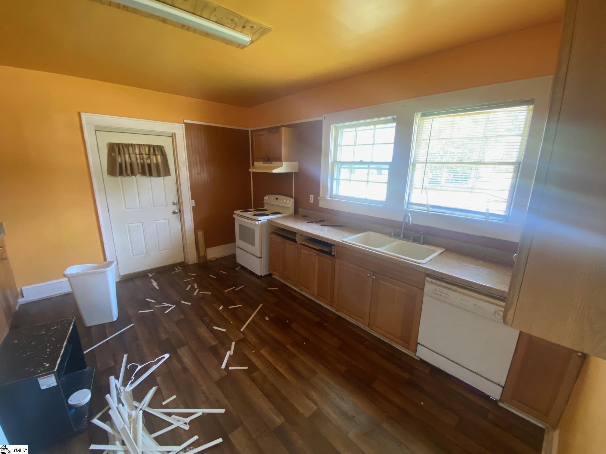 719 Chestnut, Laurens, South Carolina image 6