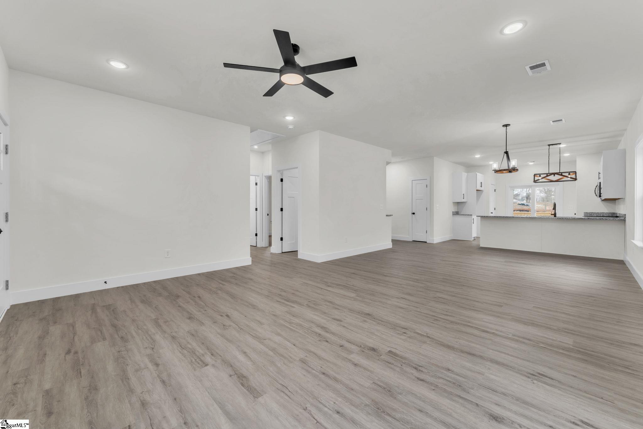 185 Dodd, Wellford, South Carolina image 3