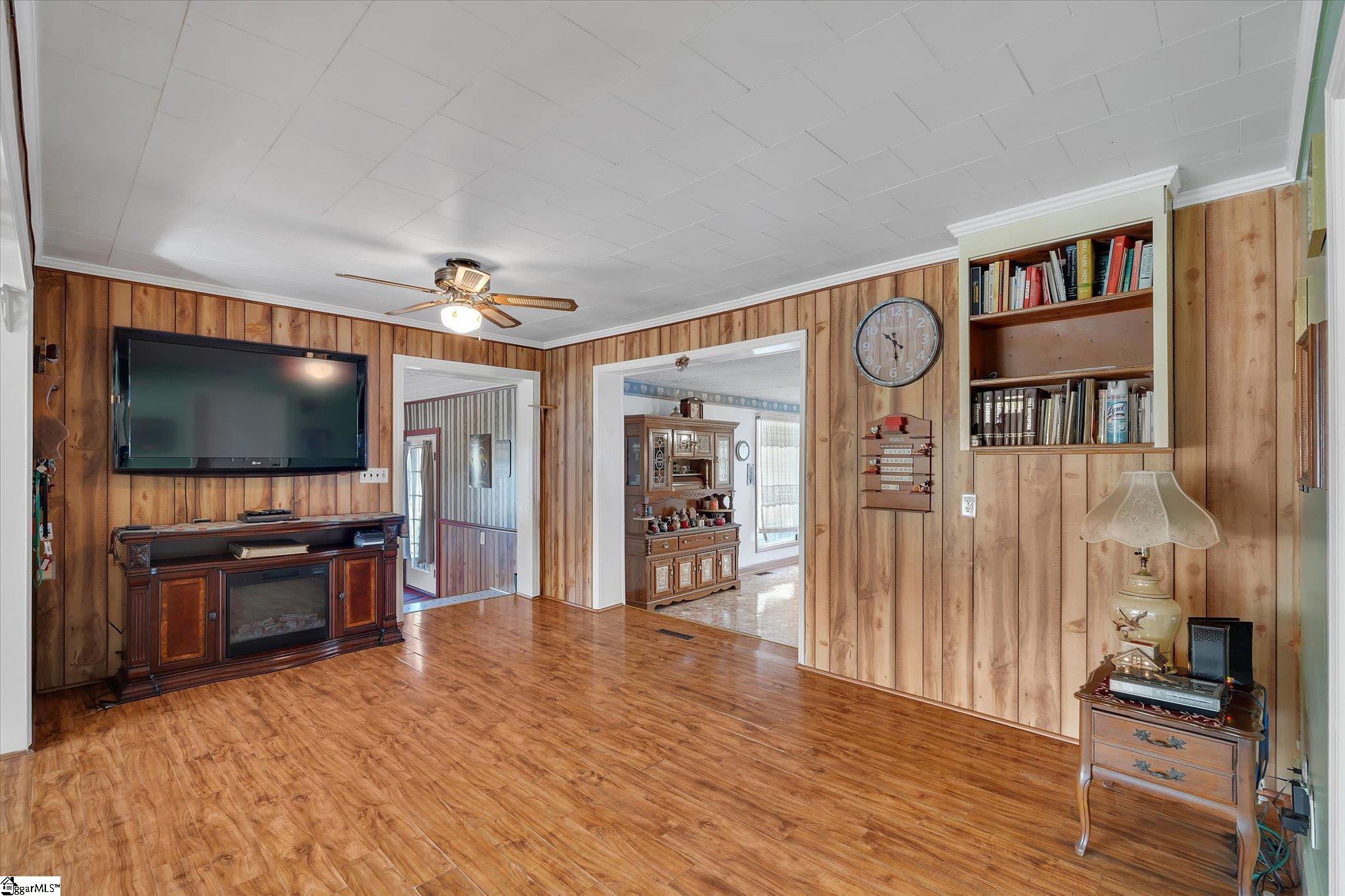 109 Pinewood, Clinton, South Carolina image 5
