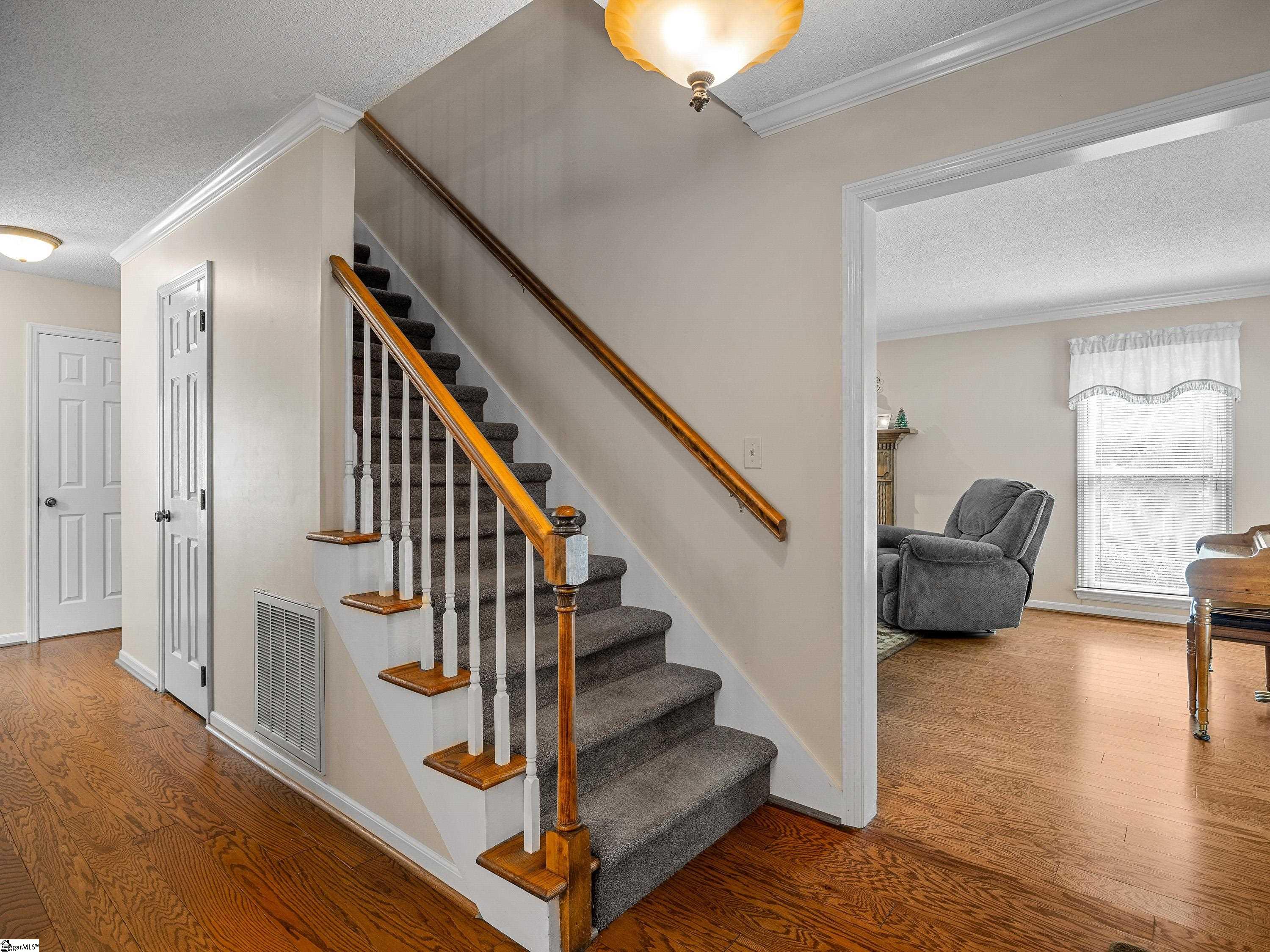 209 Thornhill, Spartanburg, South Carolina image 4