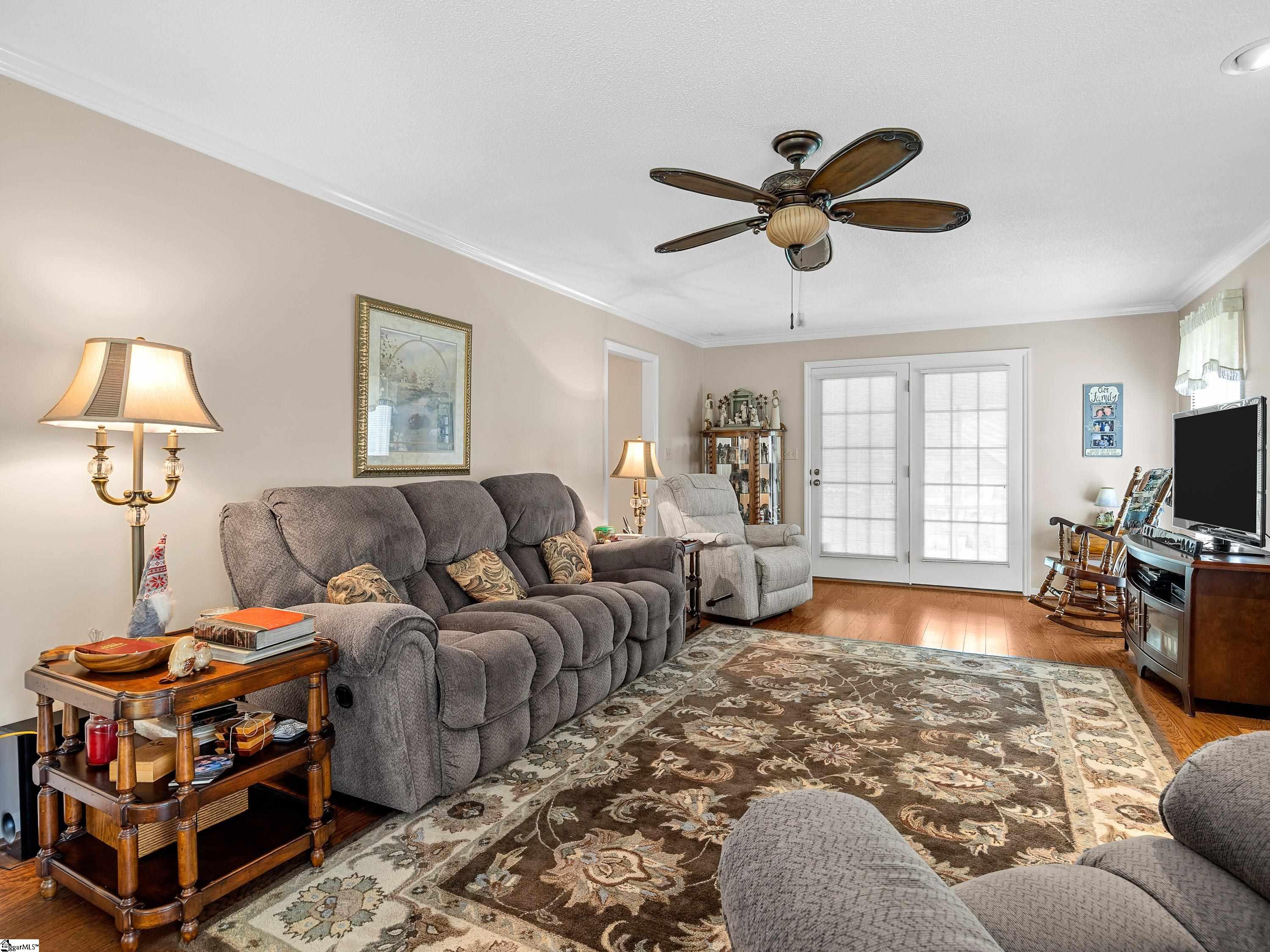 209 Thornhill, Spartanburg, South Carolina image 6