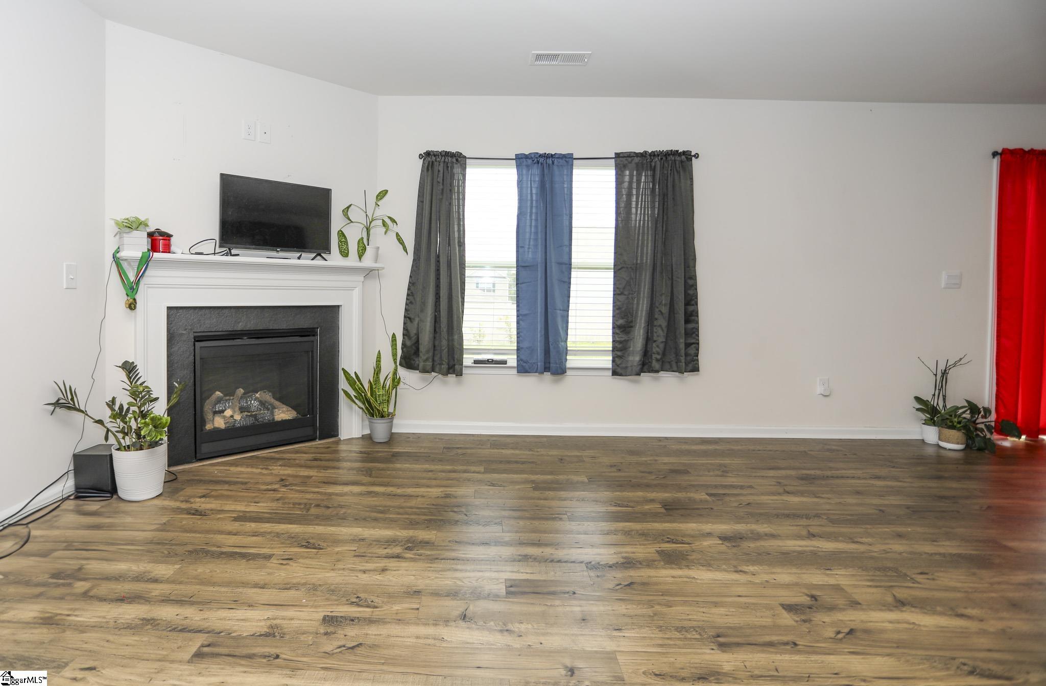 1421 Trotting, Roebuck, South Carolina image 4
