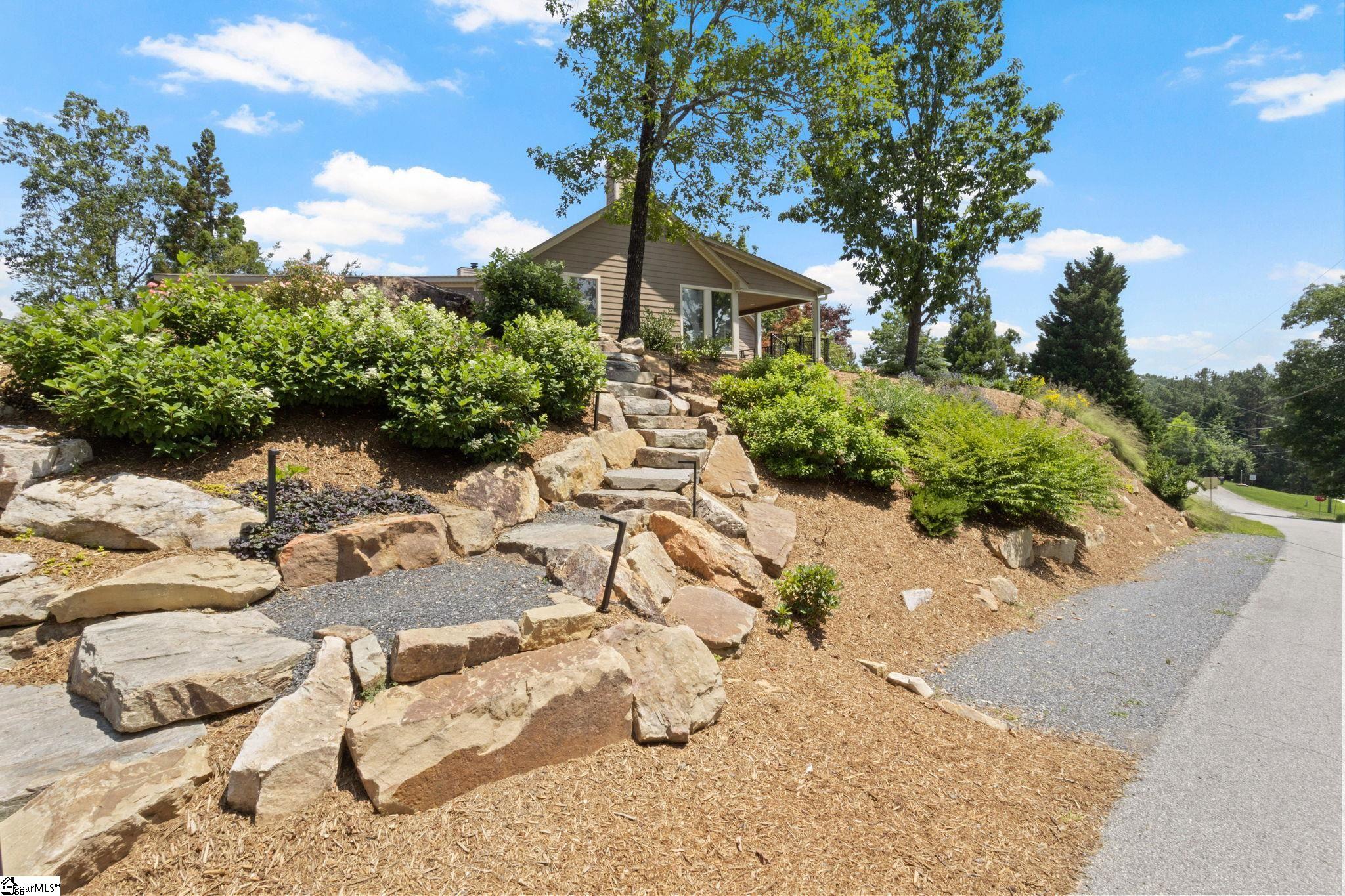 600 Packs Mountain Ridge, Taylors, South Carolina image 3