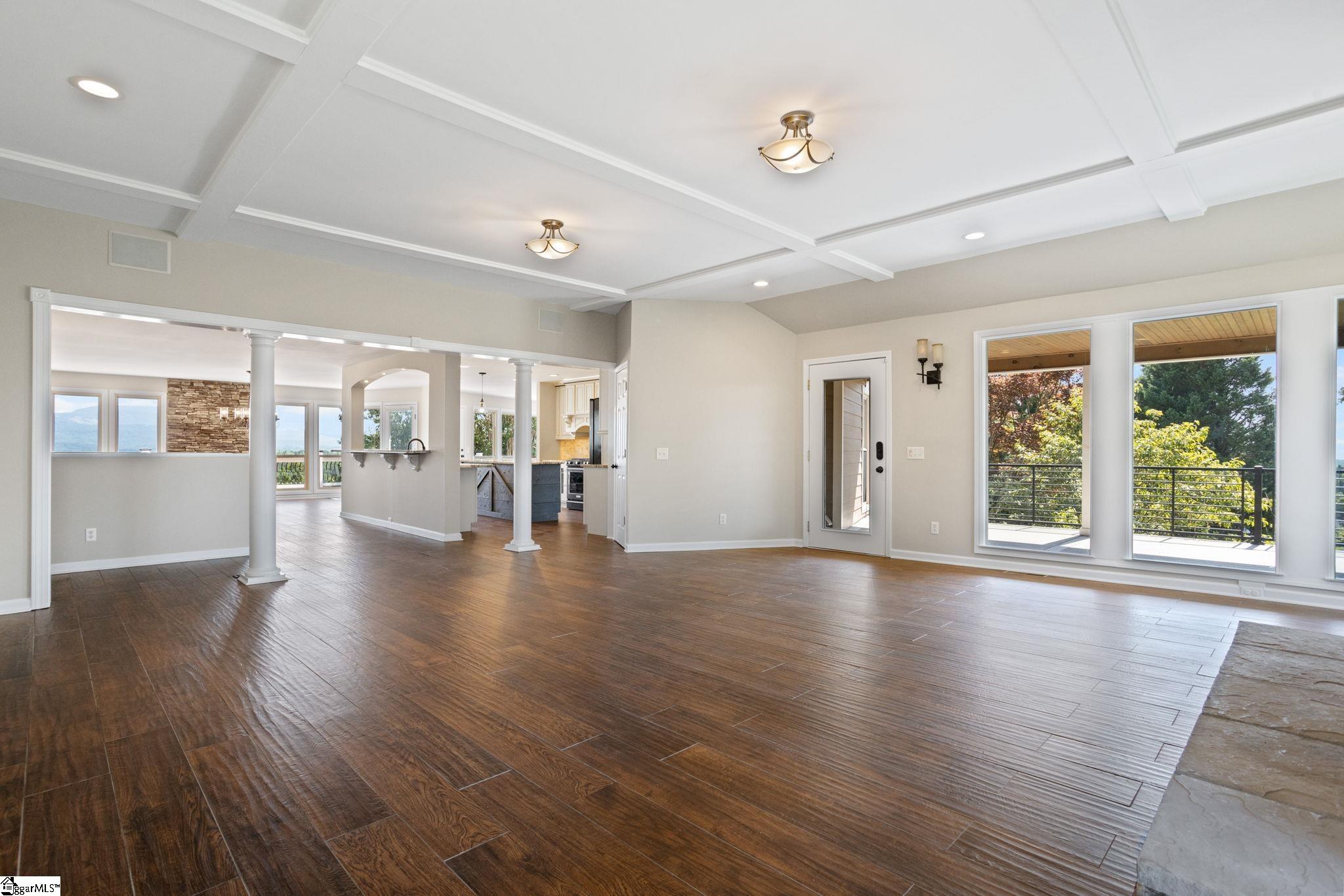 600 Packs Mountain Ridge, Taylors, South Carolina image 9