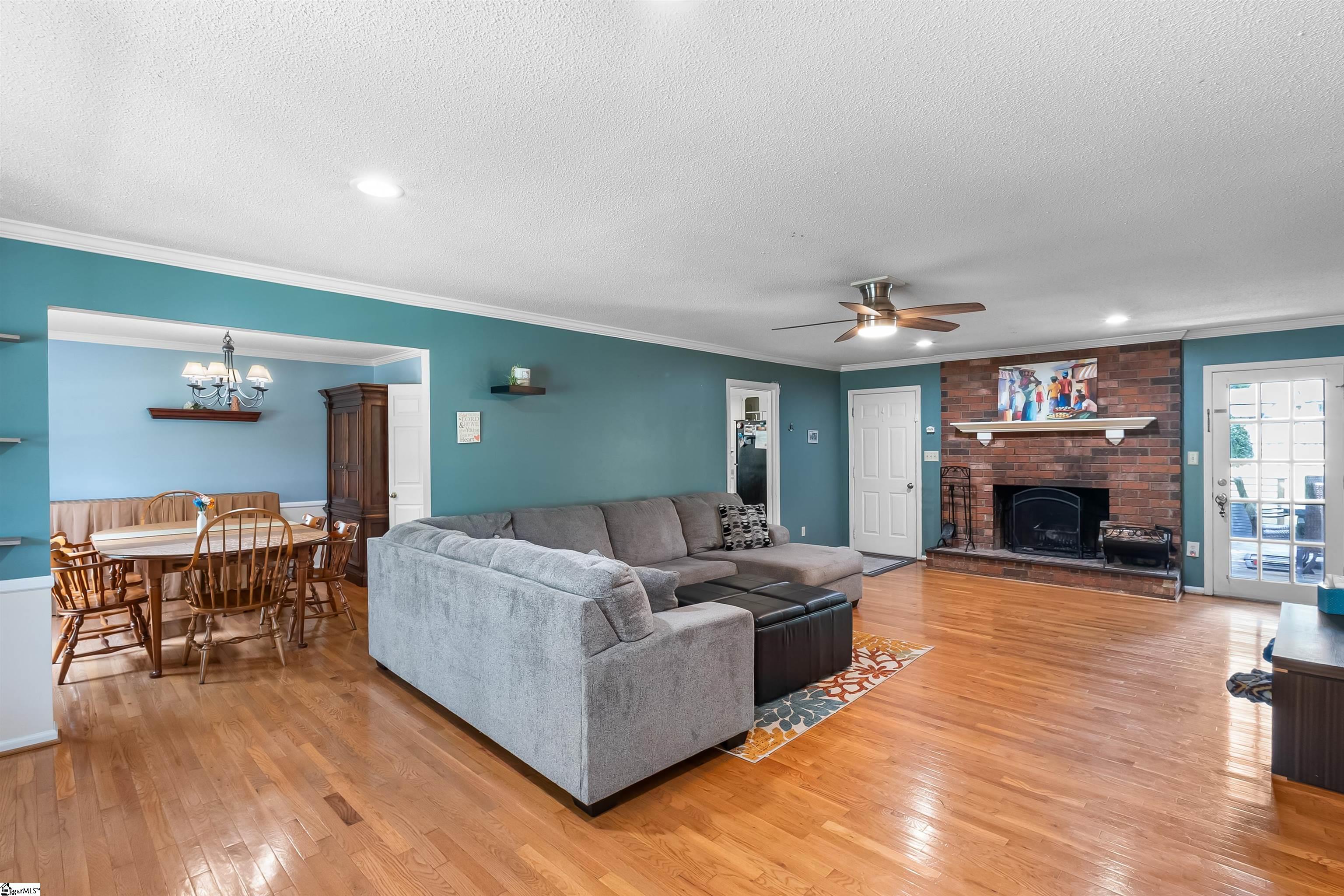 217 Devenger, Greer, South Carolina image 5