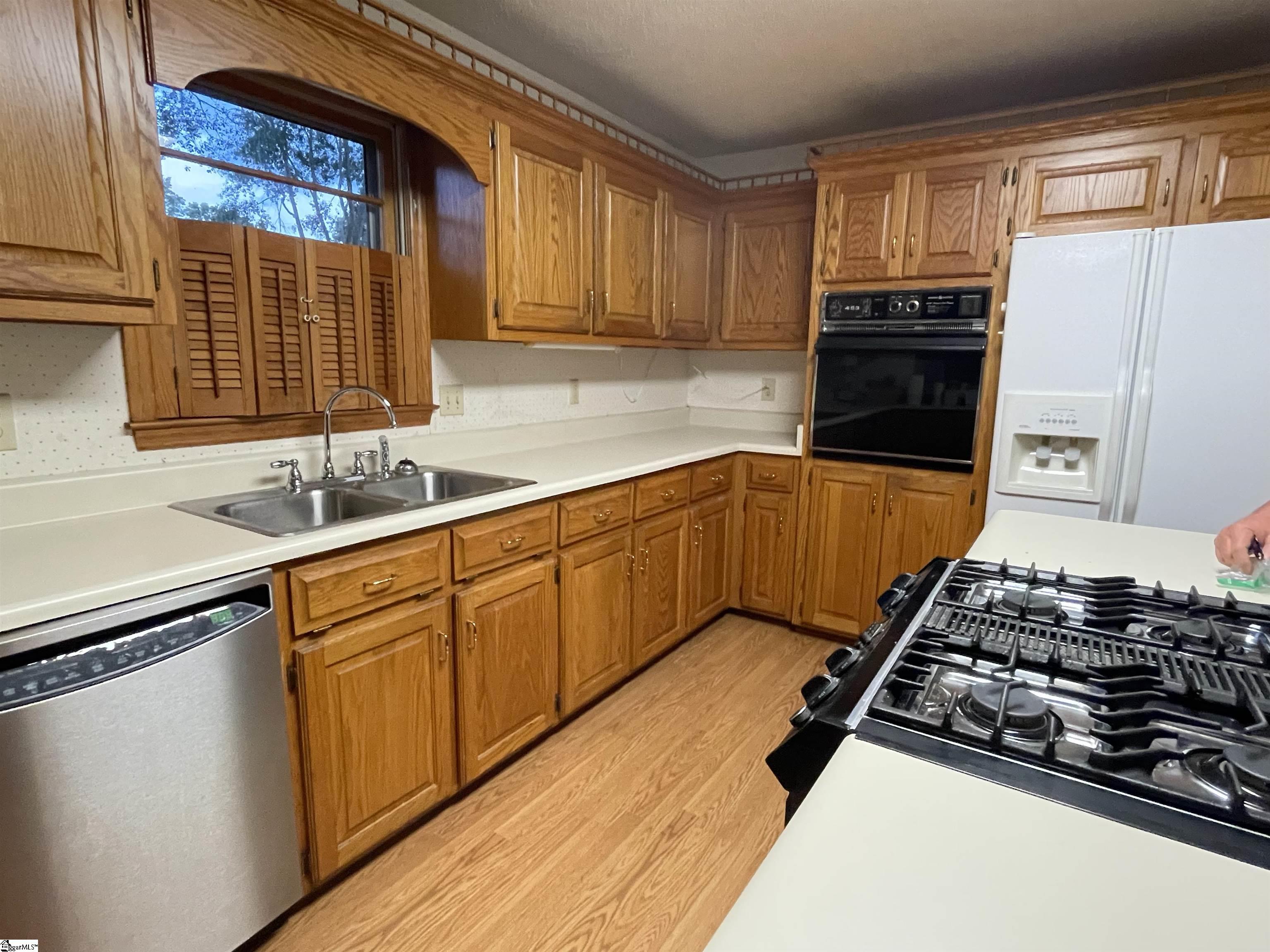 504 N Adair, Clinton, South Carolina image 3