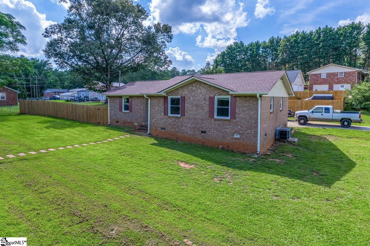 13 Thomas, Williamston, South Carolina image 27