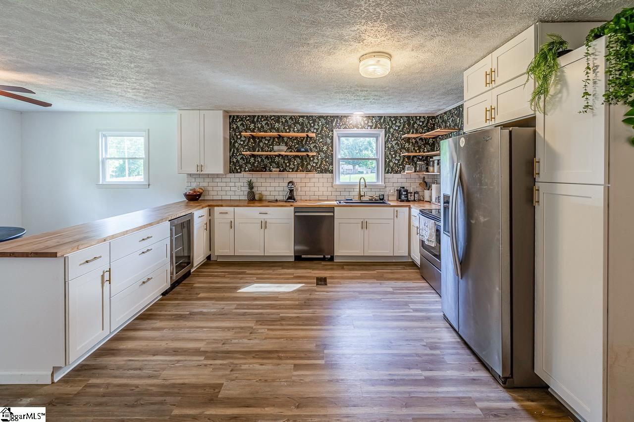 13 Thomas, Williamston, South Carolina image 7